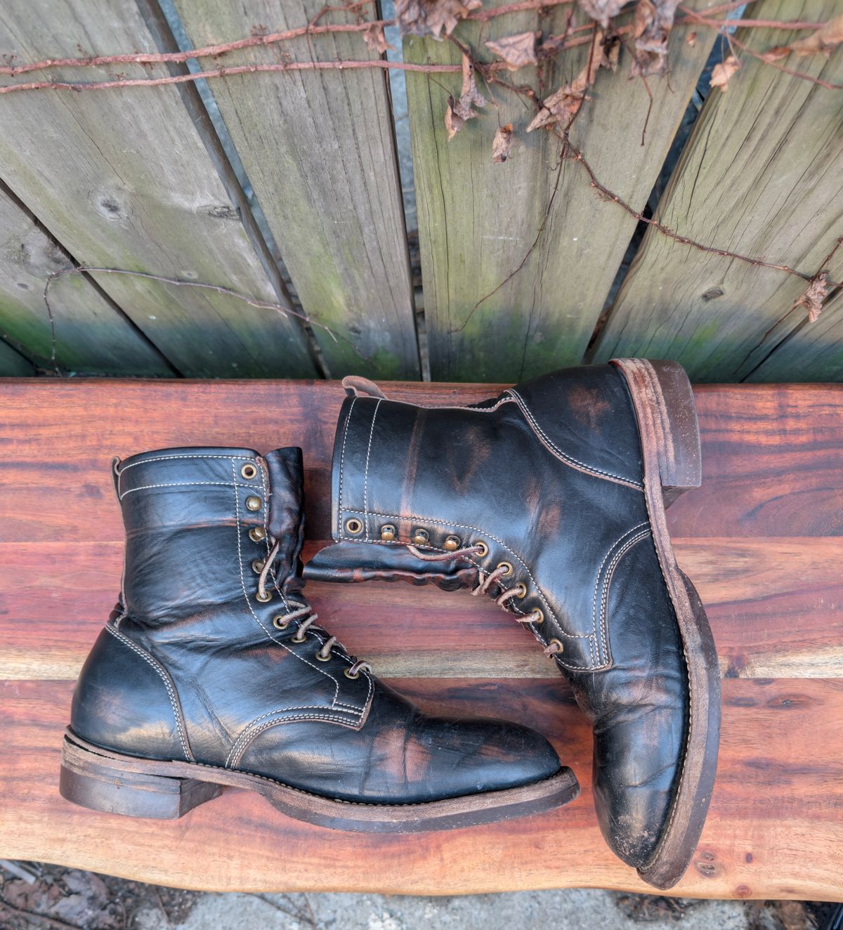 Photo by mbjsmith82 on February 4, 2025 of the Jakkrabbits Custom Model in Shinki Black Antique Horsehide.