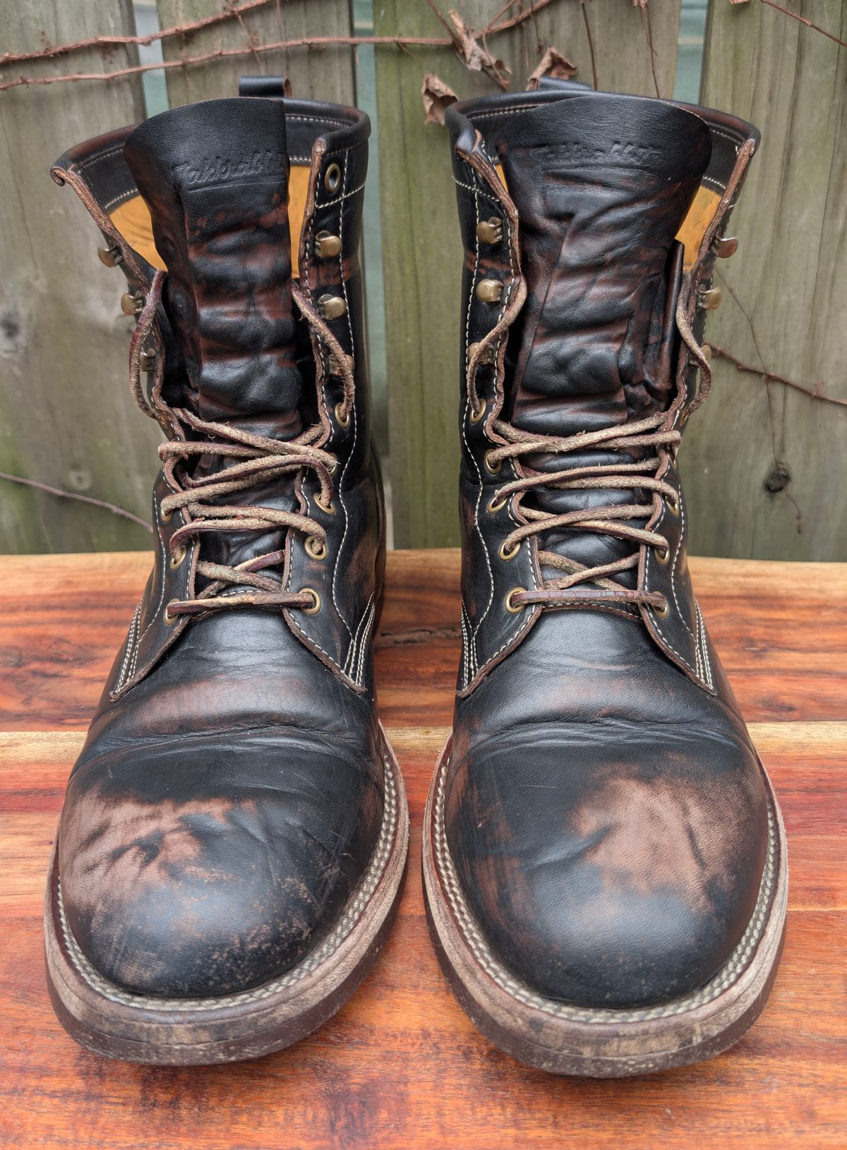 Photo by mbjsmith82 on March 5, 2025 of the Jakkrabbits Custom Model in Shinki Black Antique Horsehide.