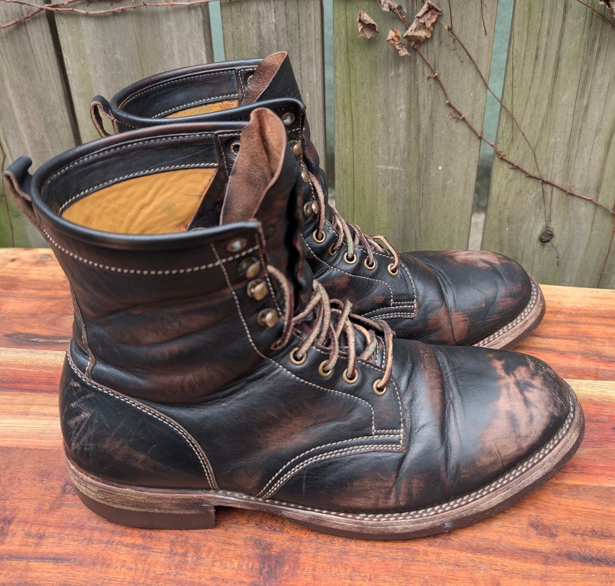 Photo by mbjsmith82 on March 5, 2025 of the Jakkrabbits Custom Model in Shinki Black Antique Horsehide.