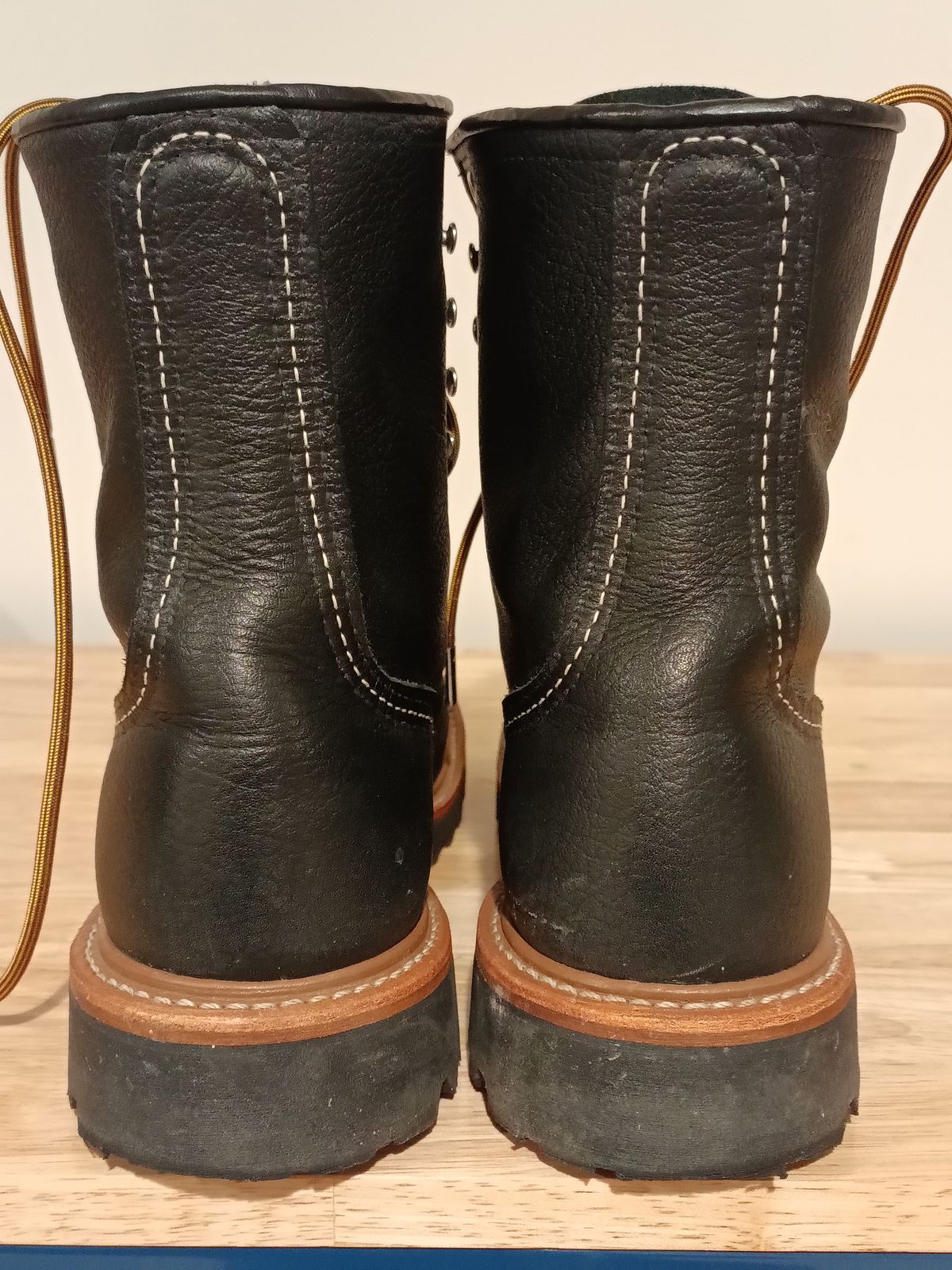 Photo by DaddyBootsEsquire on December 5, 2025 of the Red Wing Red Wing / 4501 Logger in Red Wing / S.B. Foot Black Oil Slick.