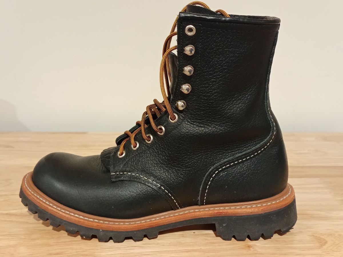 Photo by DaddyBootsEsquire on December 5, 2025 of the Red Wing Red Wing / 4501 Logger in Red Wing / S.B. Foot Black Oil Slick.