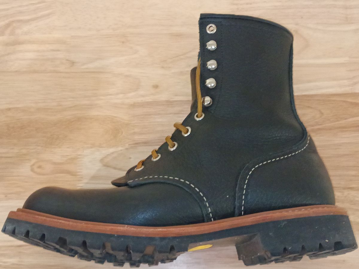 Photo by DaddyBootsEsquire on January 5, 2026 of the Red Wing Red Wing / 4501 Logger in Red Wing / S.B. Foot Black Oil Slick.