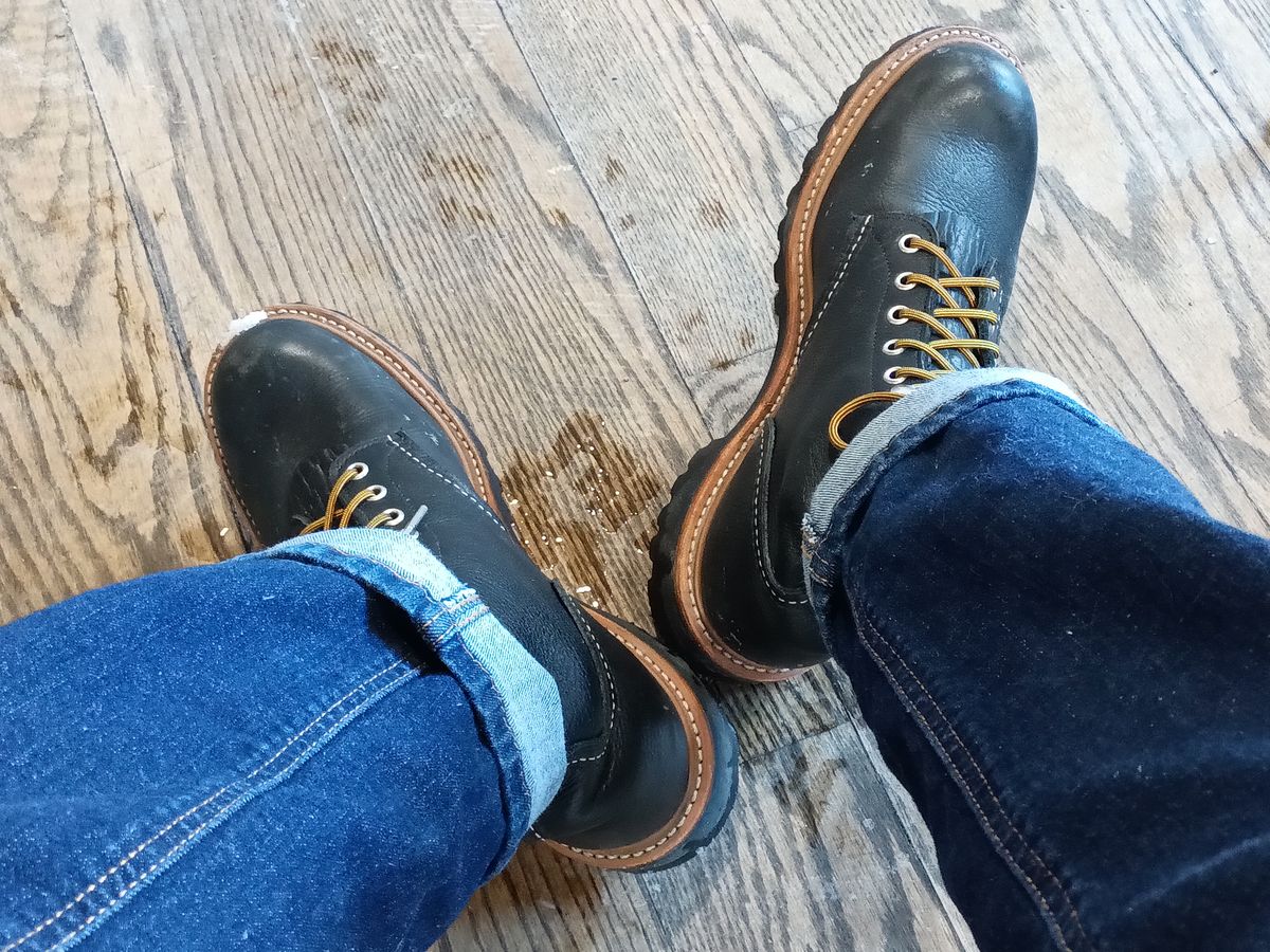 Photo by DaddyBootsEsquire on February 1, 2026 of the Red Wing Red Wing / 4501 Logger in Red Wing / S.B. Foot Black Oil Slick.