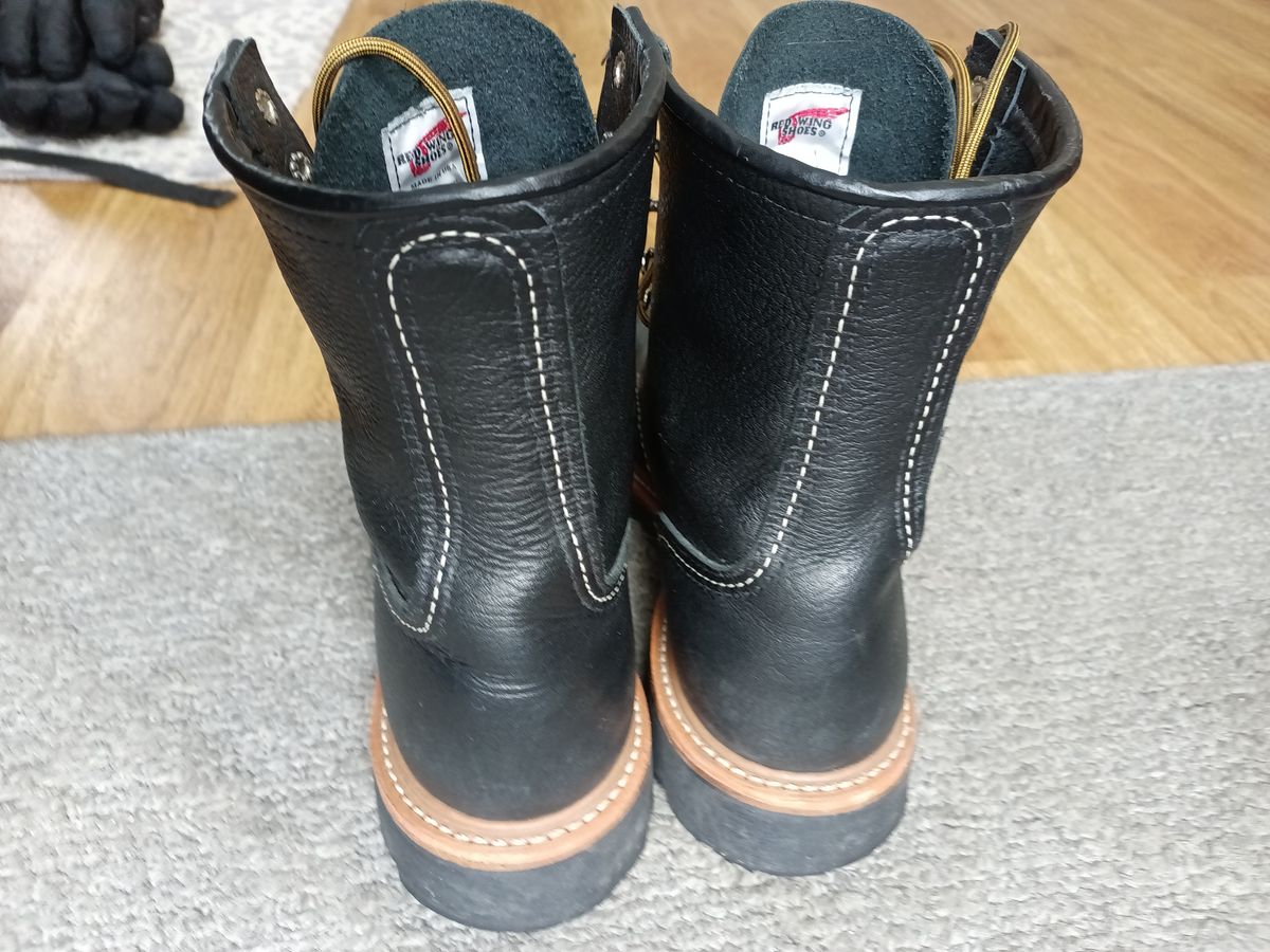 Photo by DaddyBootsEsquire on February 2, 2026 of the Red Wing Red Wing / 4501 Logger in Red Wing / S.B. Foot Black Oil Slick.