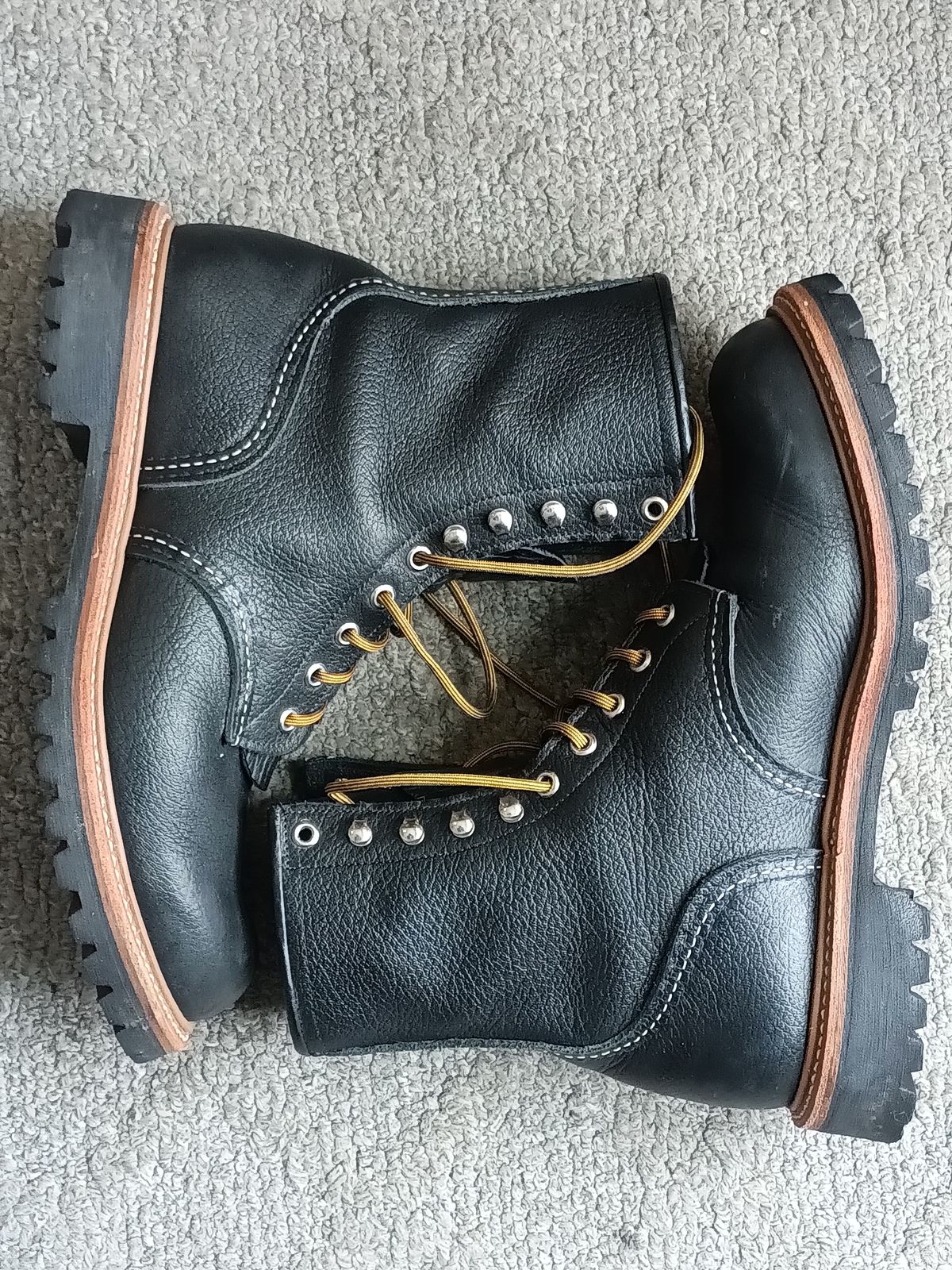 Photo by DaddyBootsEsquire on February 2, 2026 of the Red Wing Red Wing / 4501 Logger in Red Wing / S.B. Foot Black Oil Slick.