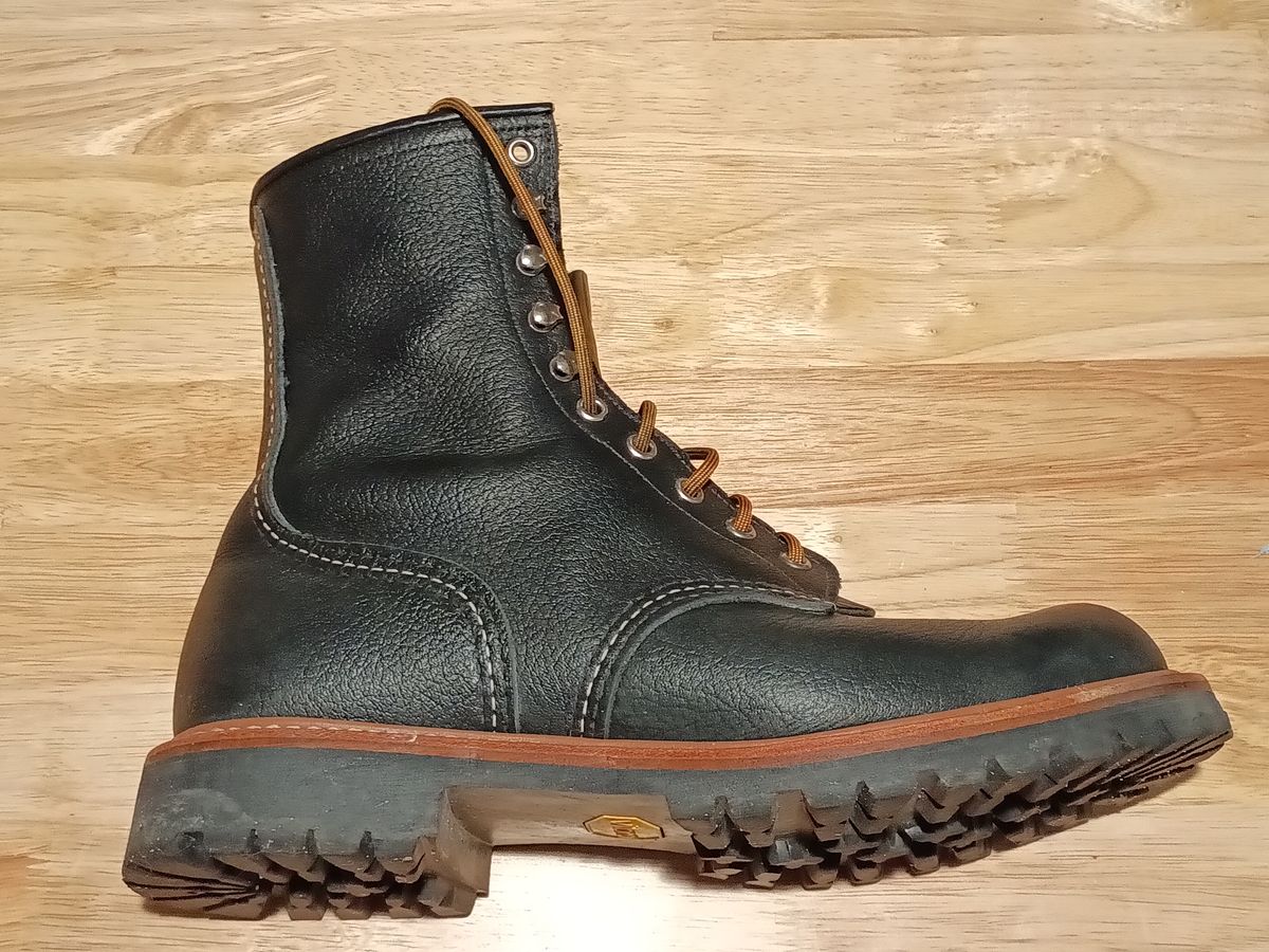Photo by DaddyBootsEsquire on March 5, 2026 of the Red Wing Red Wing / 4501 Logger in Red Wing / S.B. Foot Black Oil Slick.