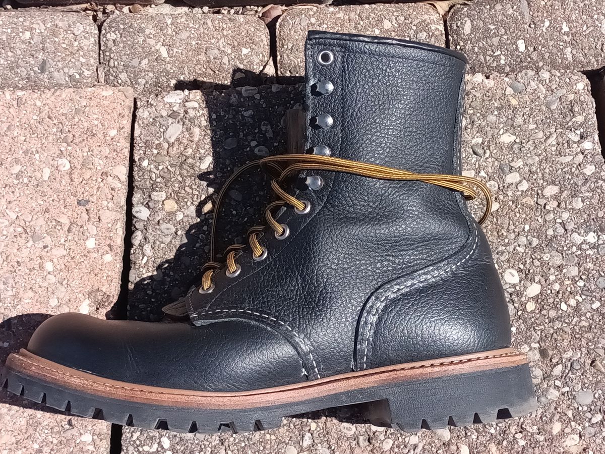 Photo by DaddyBootsEsquire on April 3, 2026 of the Red Wing Red Wing / 4501 Logger in Red Wing / S.B. Foot Black Oil Slick.