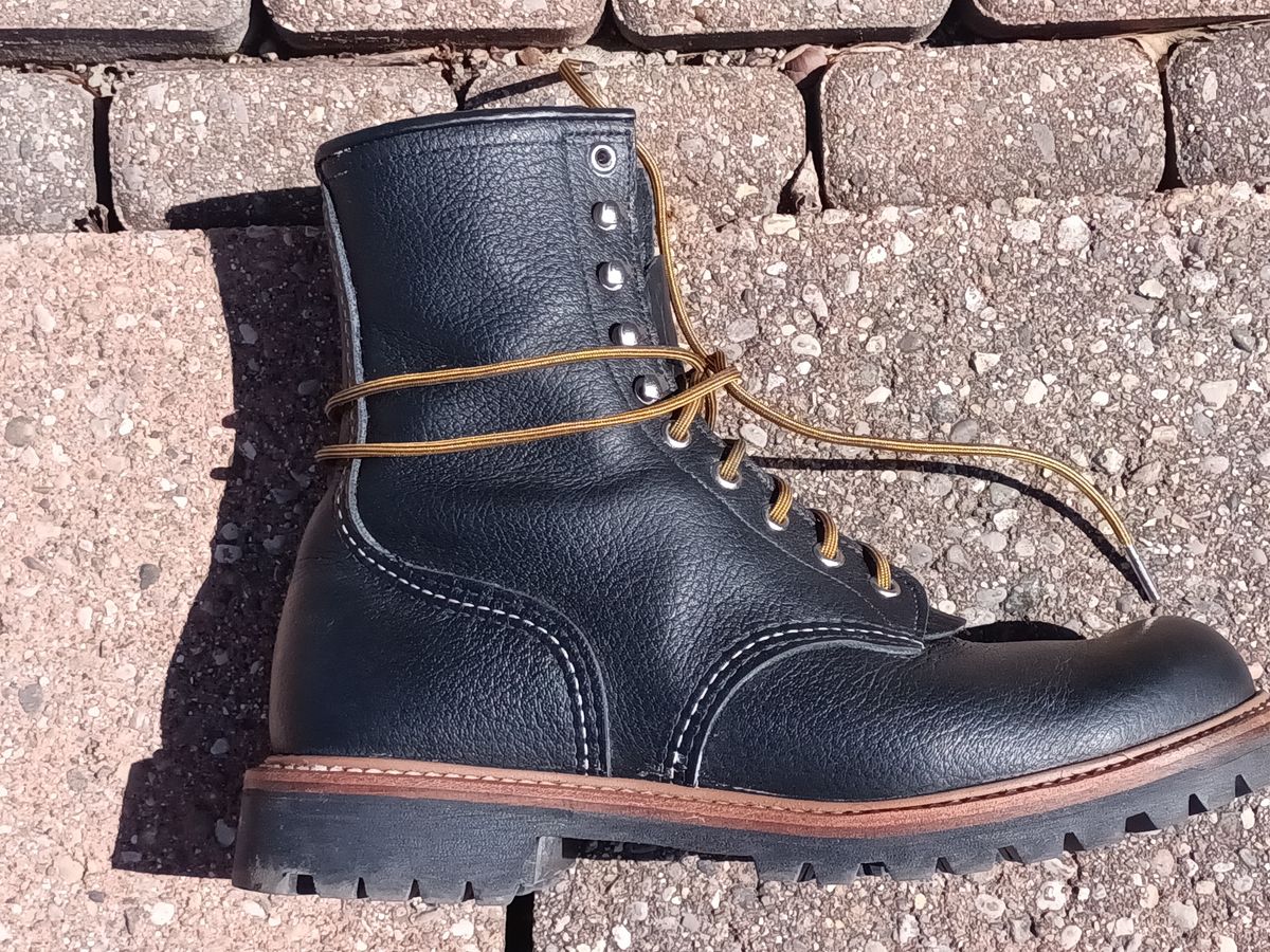 Photo by DaddyBootsEsquire on April 3, 2026 of the Red Wing Red Wing / 4501 Logger in Red Wing / S.B. Foot Black Oil Slick.