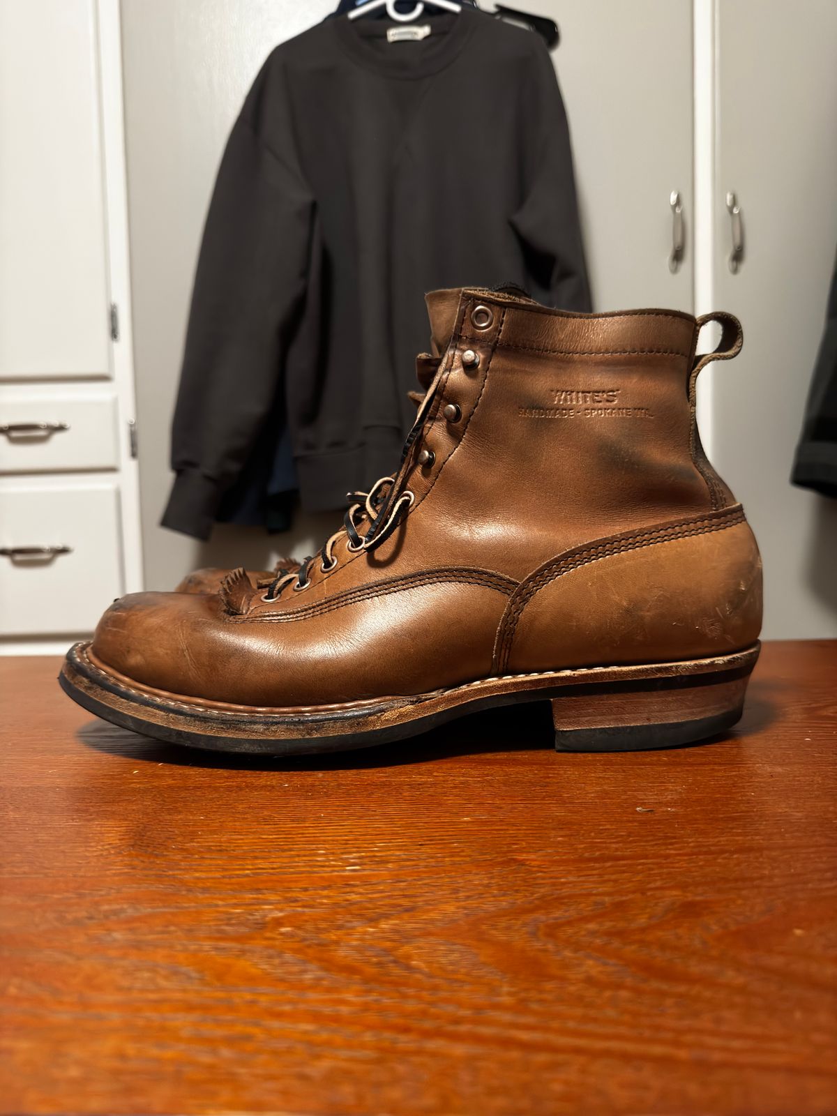 Photo by radkyle on January 6, 2026 of the White's 350 Cutter in Horween Natural Chromexcel.