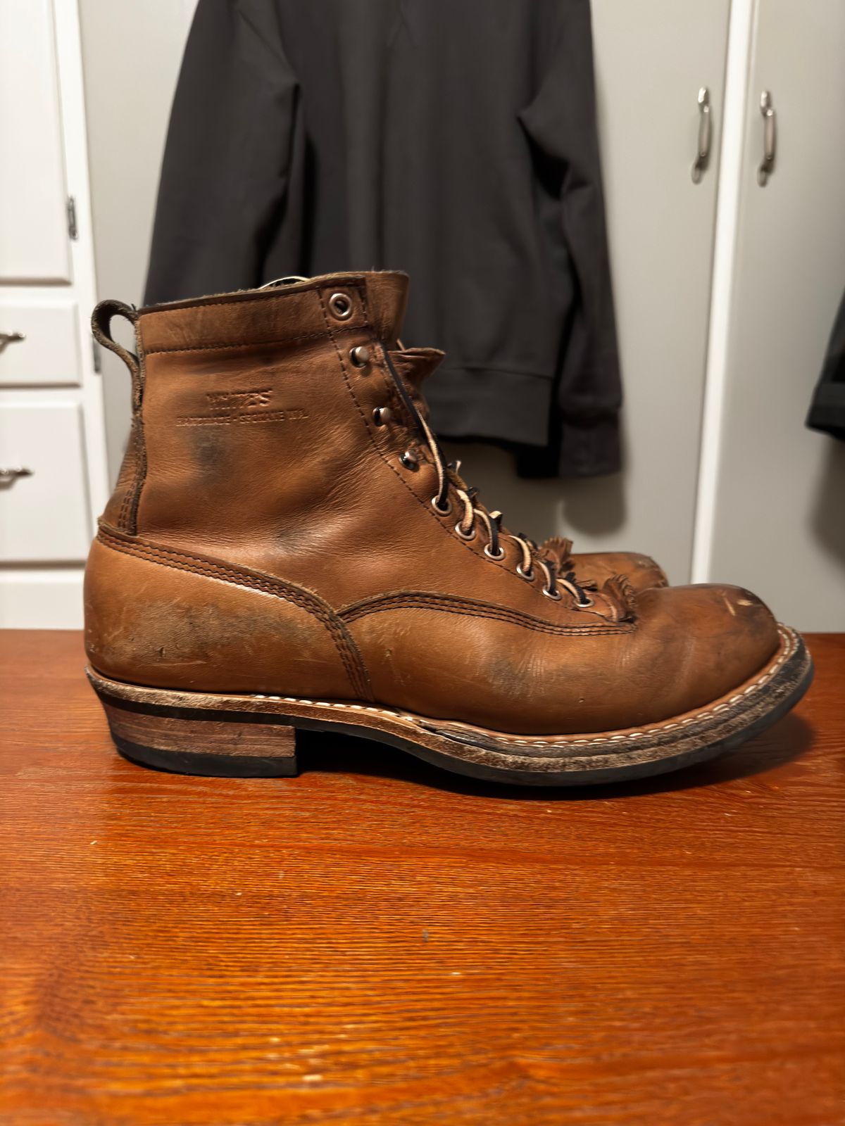 Photo by radkyle on January 6, 2026 of the White's 350 Cutter in Horween Natural Chromexcel.