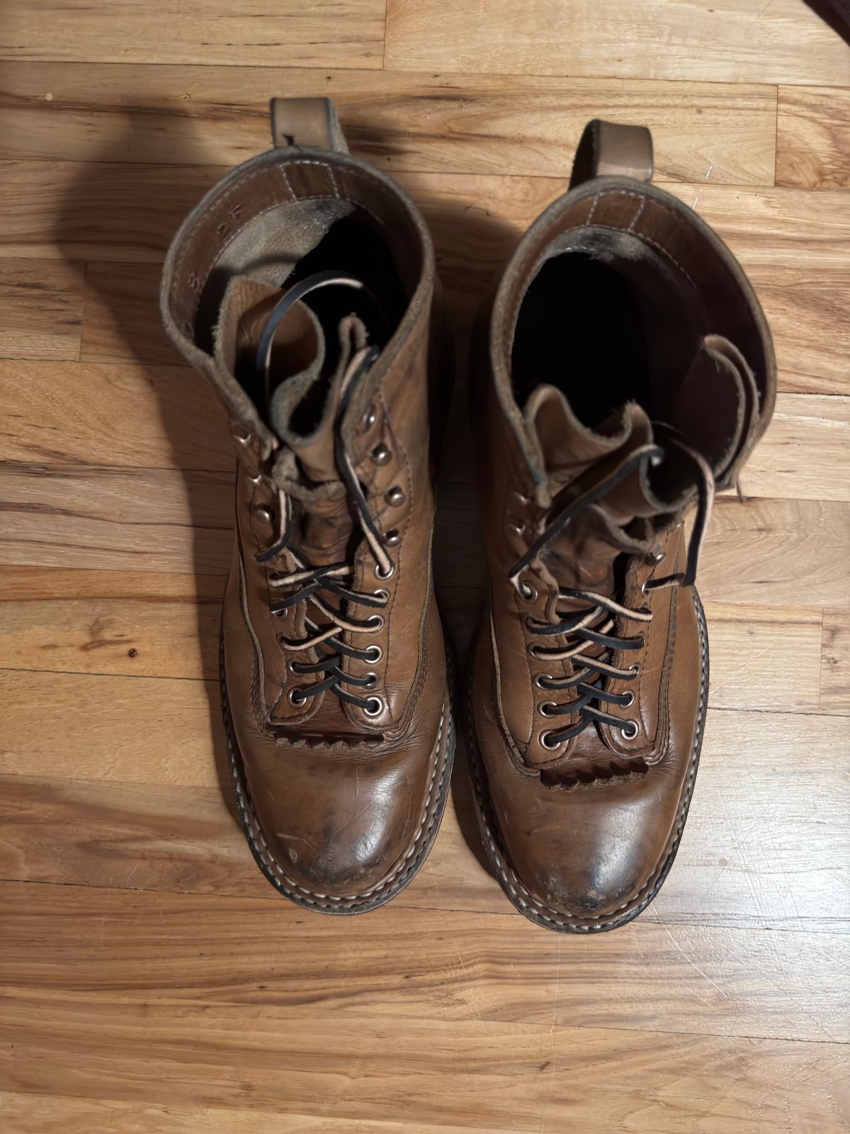 Photo by radkyle on January 6, 2026 of the White's 350 Cutter in Horween Natural Chromexcel.