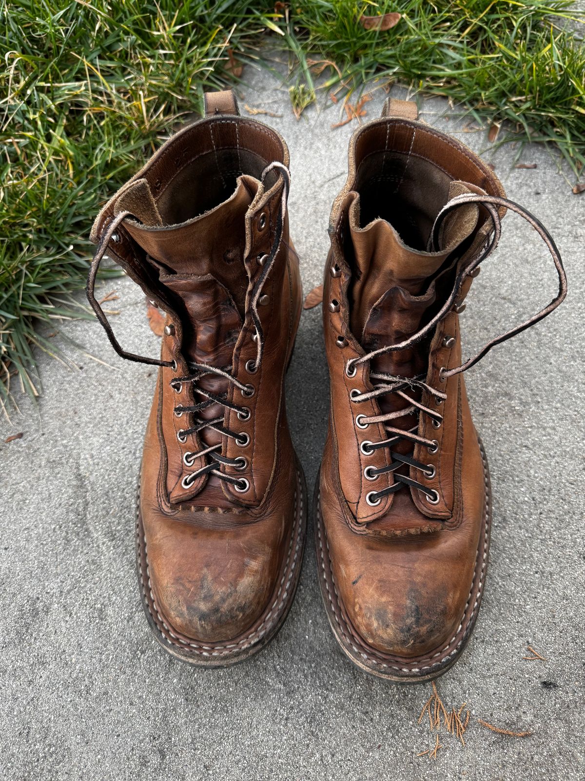 Photo by radkyle on February 5, 2026 of the White's 350 Cutter in Horween Natural Chromexcel.