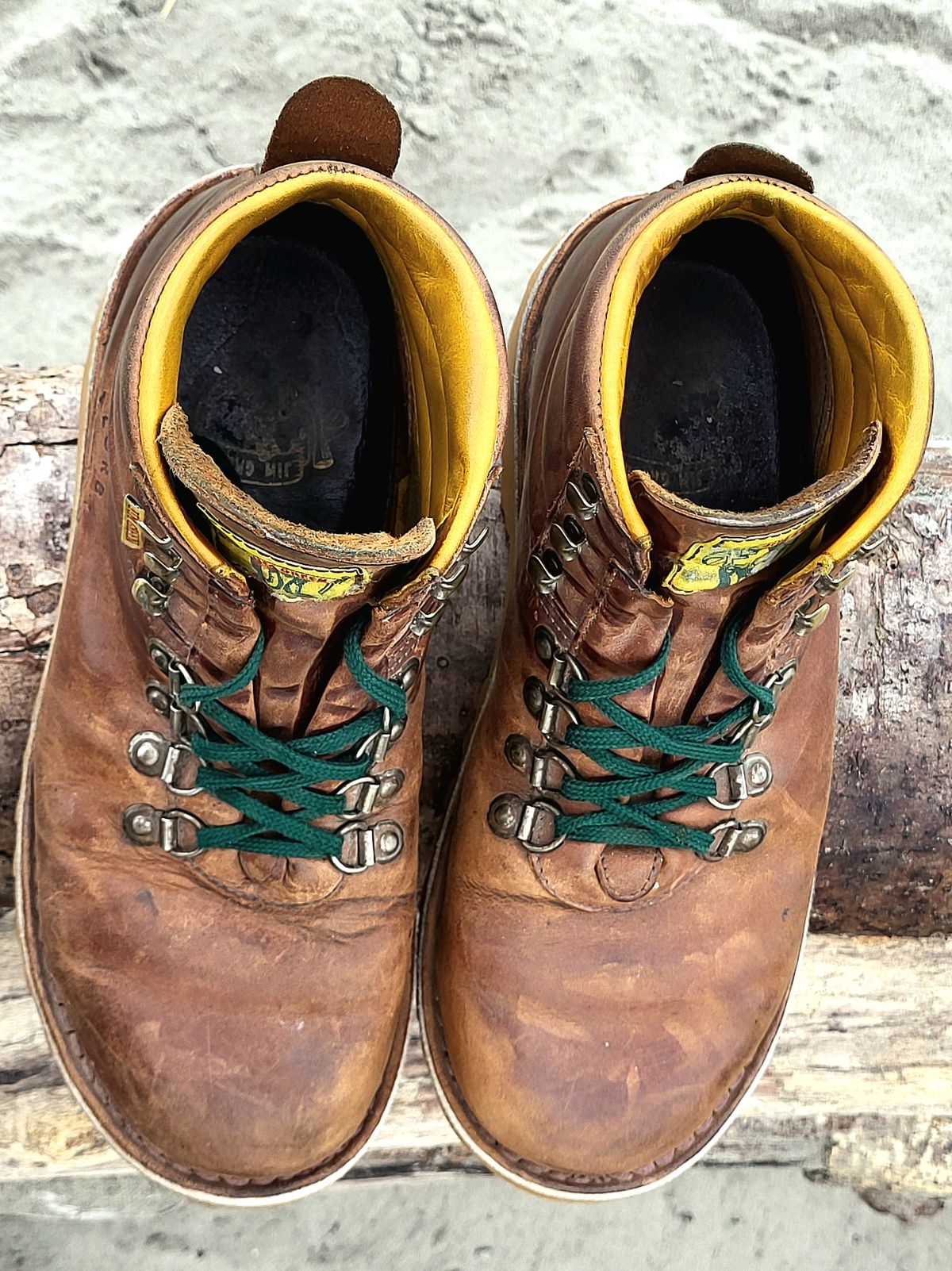 Photo by Max on April 3, 2026 of the Jim Green Razorback in Fudge Crazy Horse.