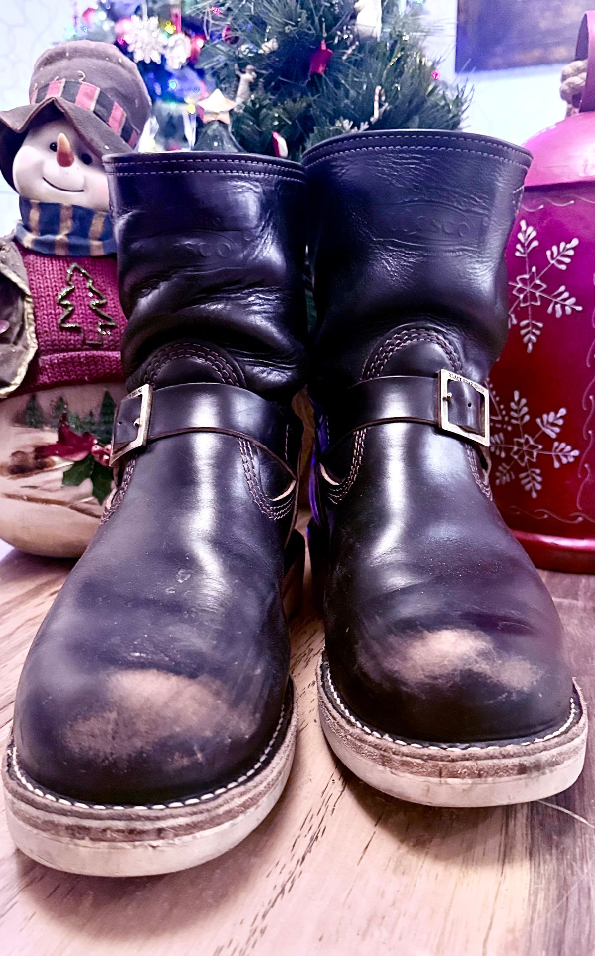 Photo by rmgman on December 6, 2025 of the Wesco Boss Engineer Collaboration With Black Bear Brand in Horween Black Chromexcel.