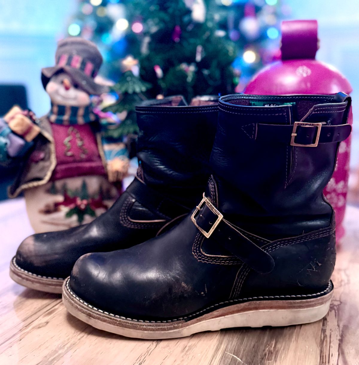 Photo by rmgman on December 6, 2025 of the Wesco Boss Engineer Collaboration With Black Bear Brand in Horween Black Chromexcel.