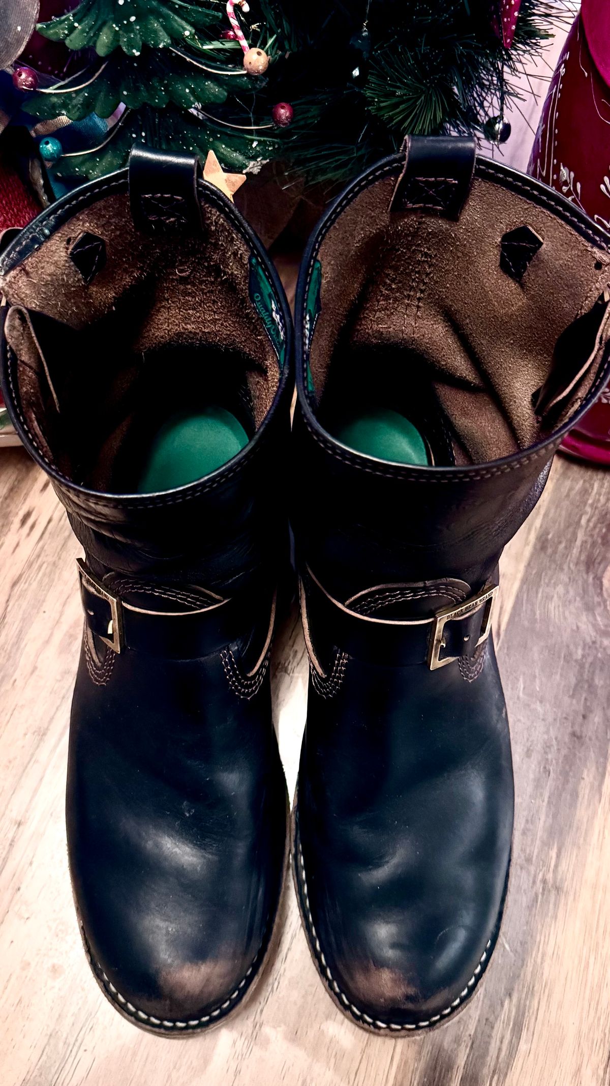 Photo by rmgman on December 6, 2025 of the Wesco Boss Engineer Collaboration With Black Bear Brand in Horween Black Chromexcel.