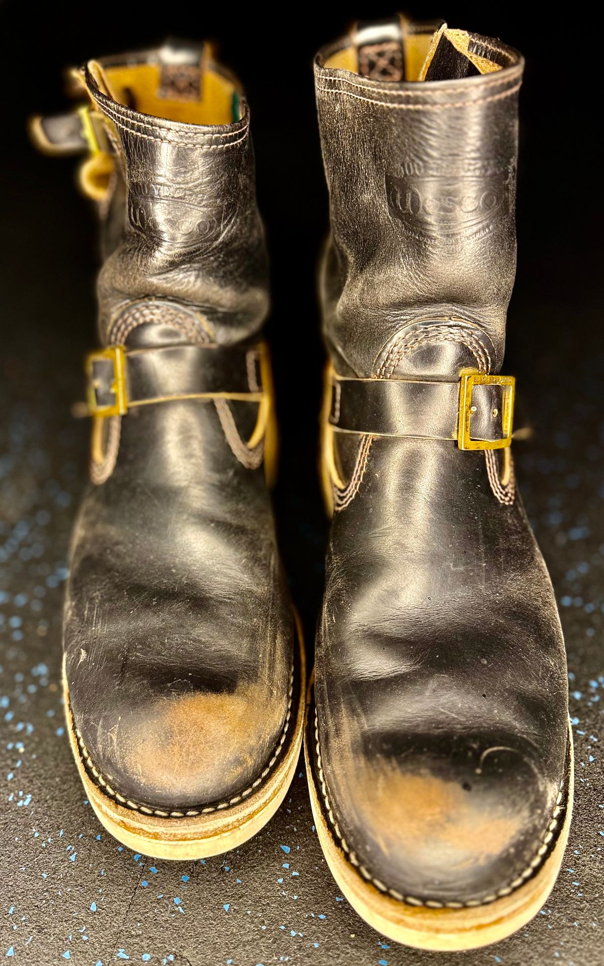 Photo by rmgman on January 6, 2026 of the Wesco Boss Engineer Collaboration With Black Bear Brand in Horween Black Chromexcel.