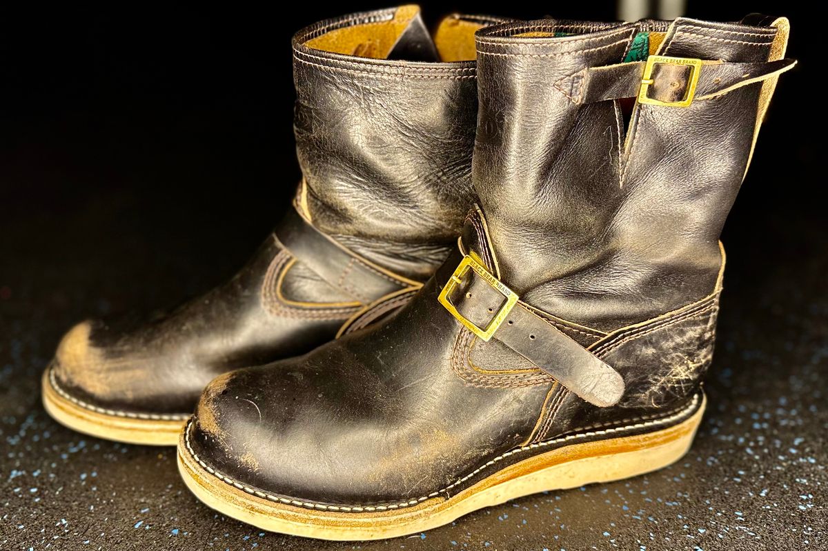 Photo by rmgman on January 6, 2026 of the Wesco Boss Engineer Collaboration With Black Bear Brand in Horween Black Chromexcel.