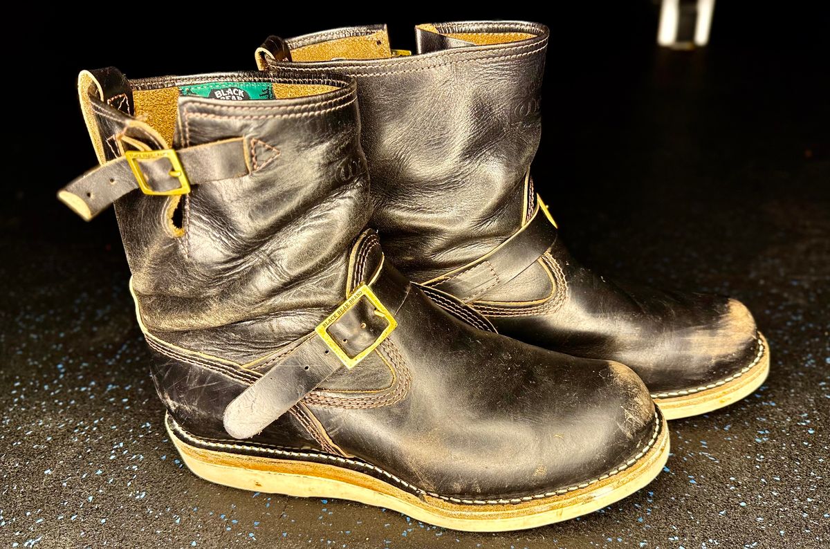 Photo by rmgman on January 6, 2026 of the Wesco Boss Engineer Collaboration With Black Bear Brand in Horween Black Chromexcel.