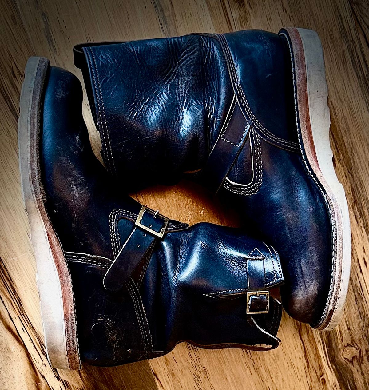 Photo by rmgman on March 6, 2026 of the Wesco Boss Engineer Collaboration With Black Bear Brand in Horween Black Chromexcel.