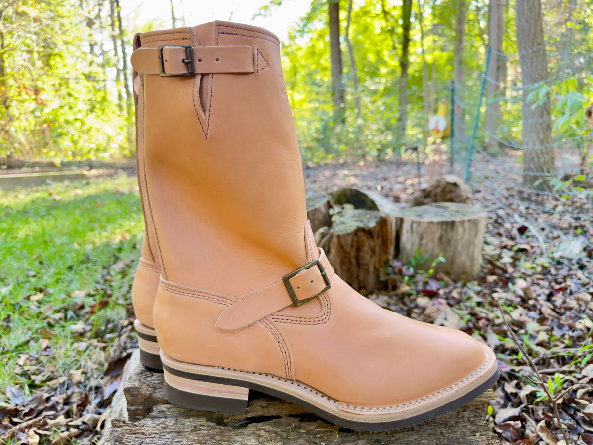 Photo by rmgman on October 2, 2025 of the Wesco x S&S Van Cleef III in Horween Natural Essex.