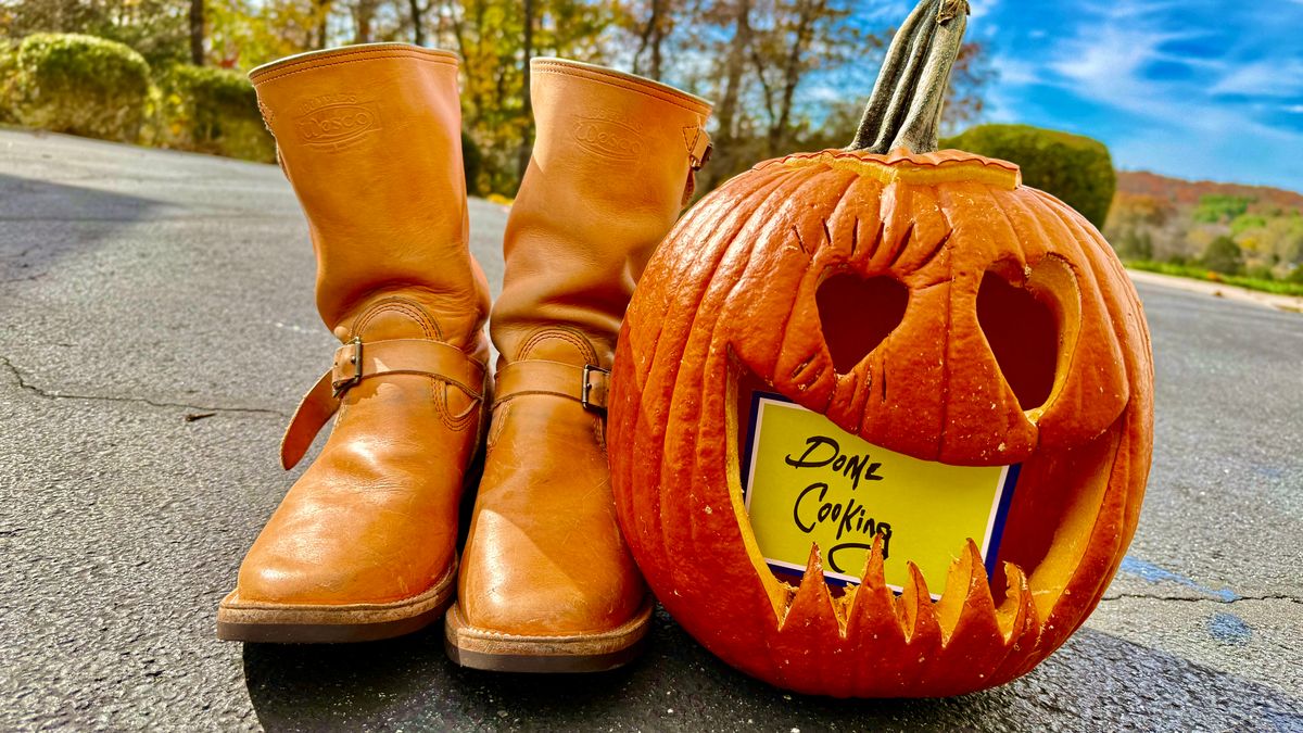 Photo by rmgman on November 4, 2025 of the Wesco x S&S Van Cleef III in Horween Natural Essex.