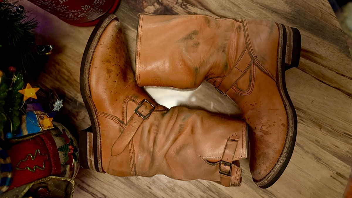 Photo by rmgman on December 6, 2025 of the Wesco x S&S Van Cleef III in Horween Natural Essex.