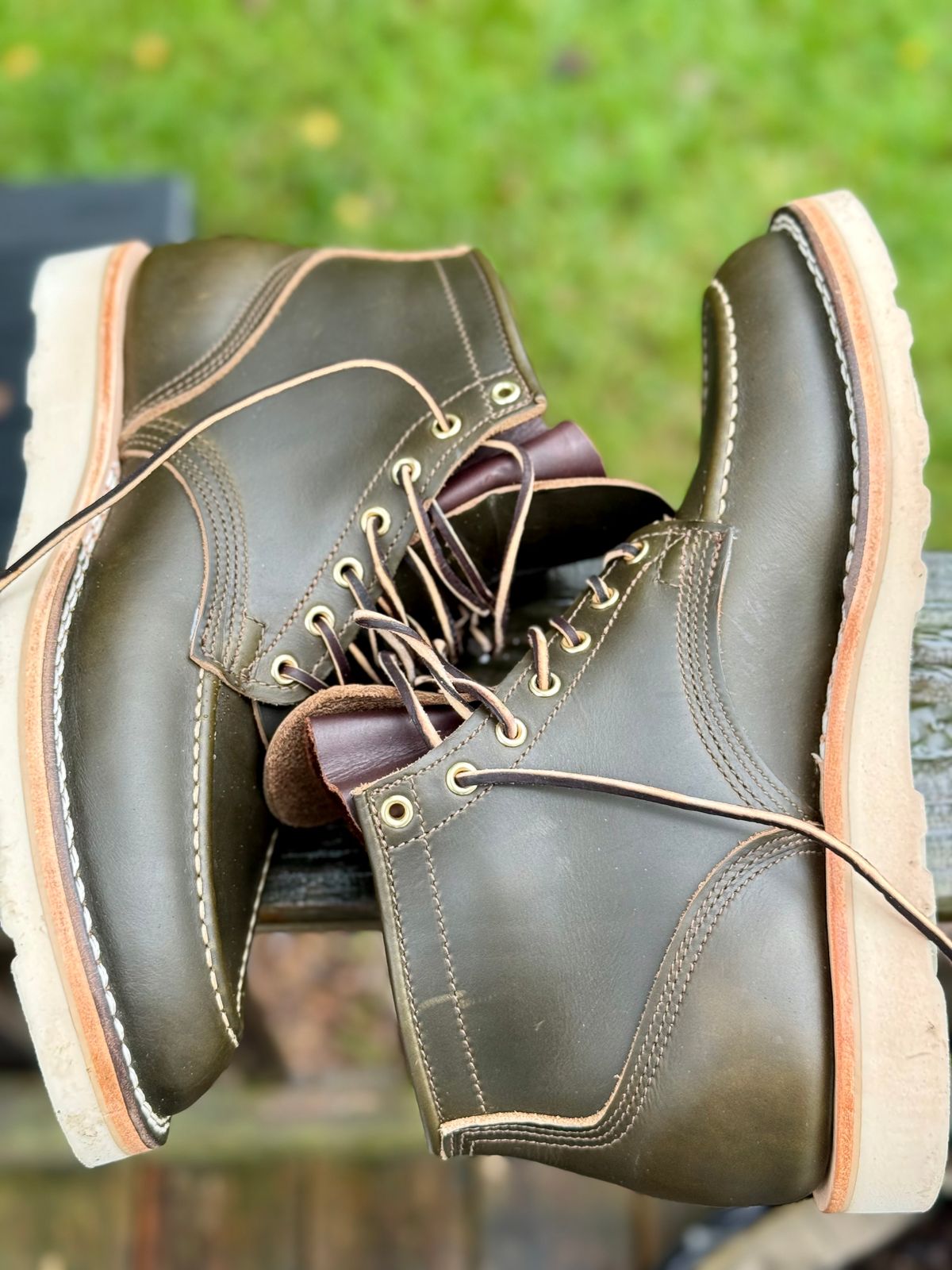 Photo by rmgman on October 1, 2024 of the Nicks Moc Toe in Shackleton Greener Pastures.
