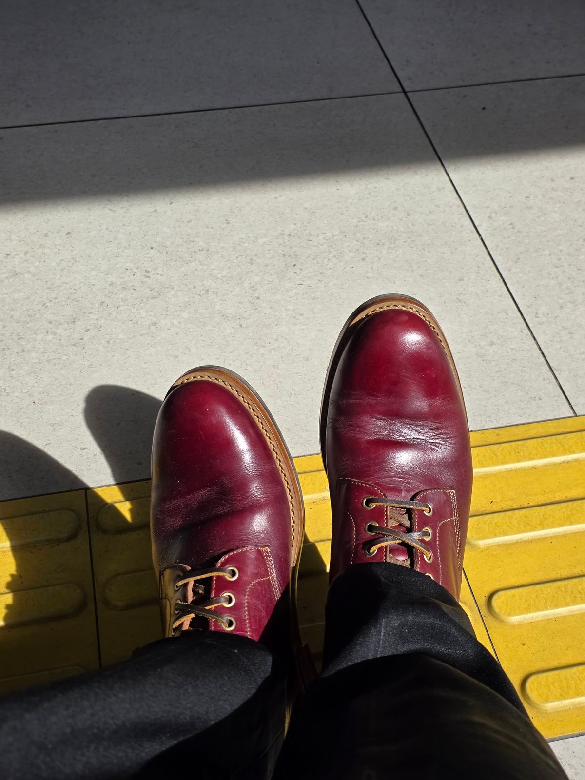 Photo by dipatyas on October 23, 2025 of the Don's Original Royale in Horween Color 8 Chromexcel.