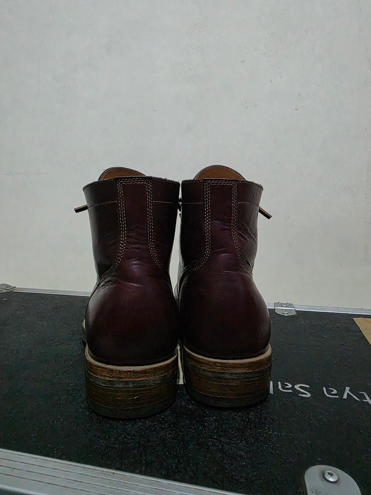 Photo by dipatyas on November 4, 2025 of the Don's Original Royale in Horween Color 8 Chromexcel.