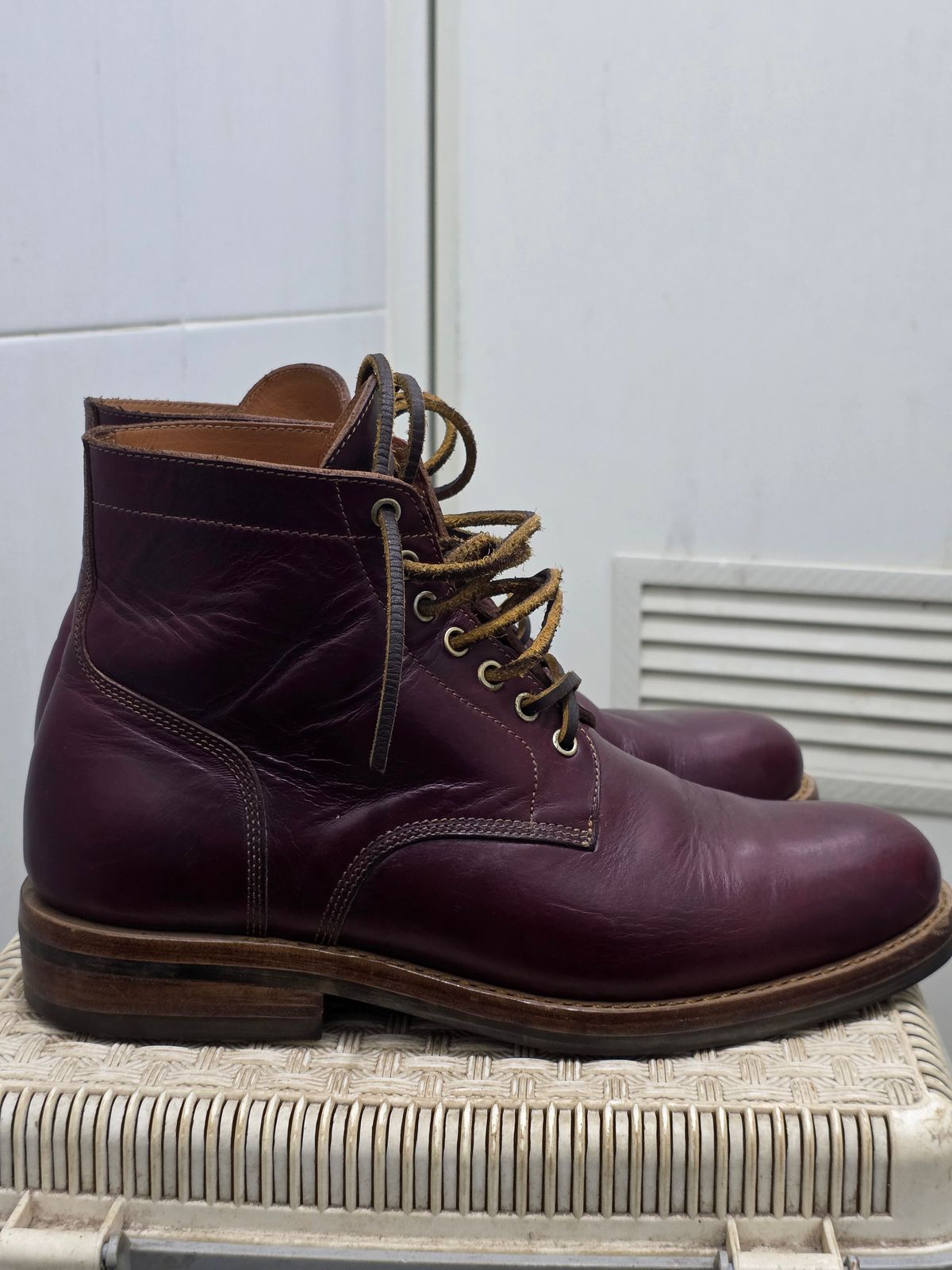 Photo by dipatyas on December 2, 2025 of the Don's Original Royale in Horween Color 8 Chromexcel.
