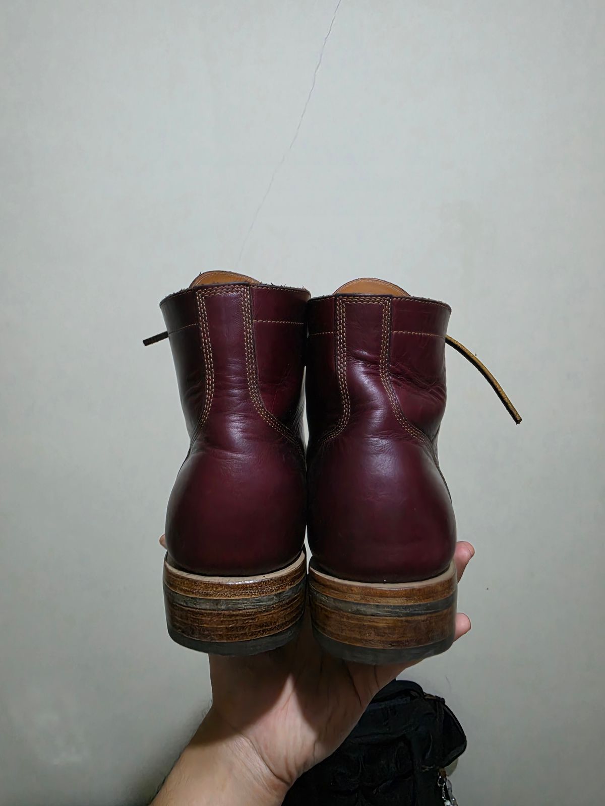 Photo by dipatyas on January 3, 2026 of the Don's Original Royale in Horween Color 8 Chromexcel.