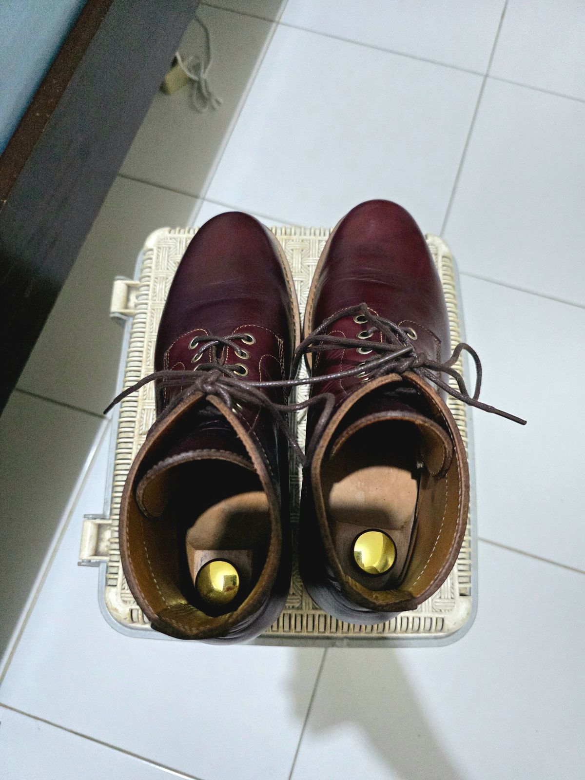 Photo by dipatyas on February 2, 2026 of the Don's Original Royale in Horween Color 8 Chromexcel.