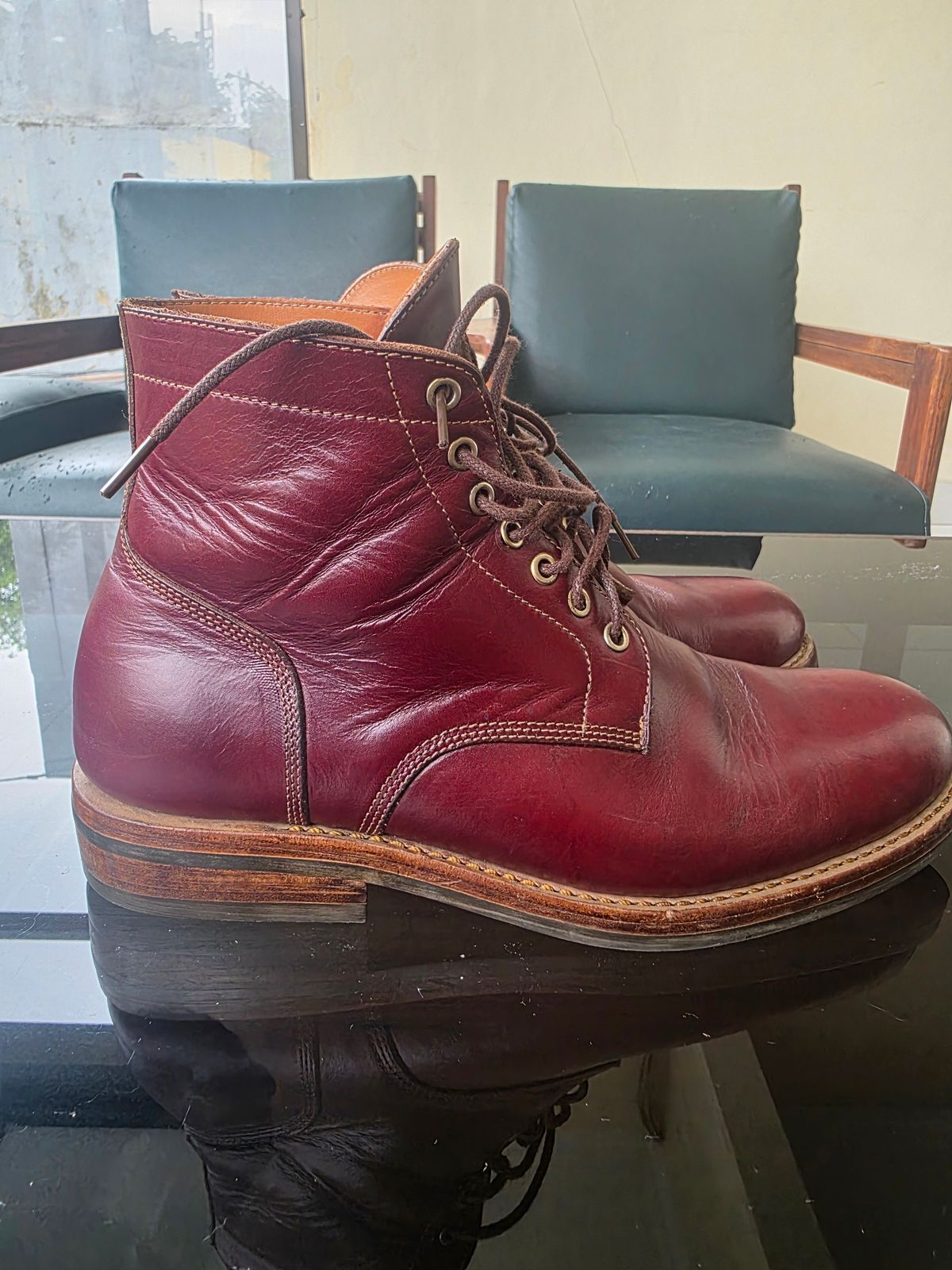 Photo by dipatyas on March 4, 2026 of the Don's Original Royale in Horween Color 8 Chromexcel.