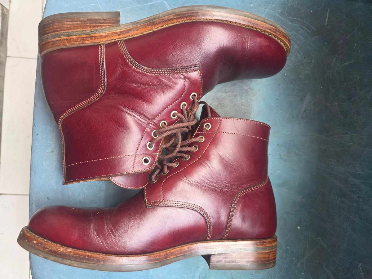 Photo by dipatyas on April 4, 2026 of the Don's Original Royale in Horween Color 8 Chromexcel.