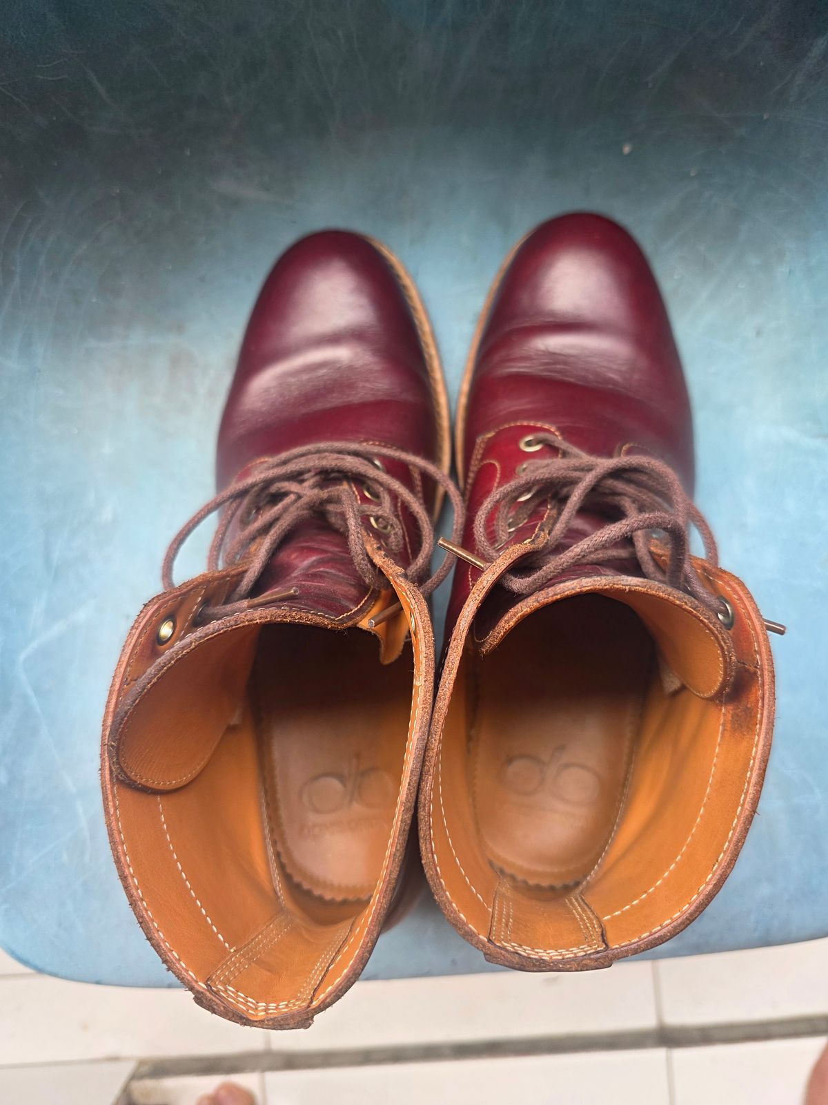 Photo by dipatyas on April 4, 2026 of the Don's Original Royale in Horween Color 8 Chromexcel.