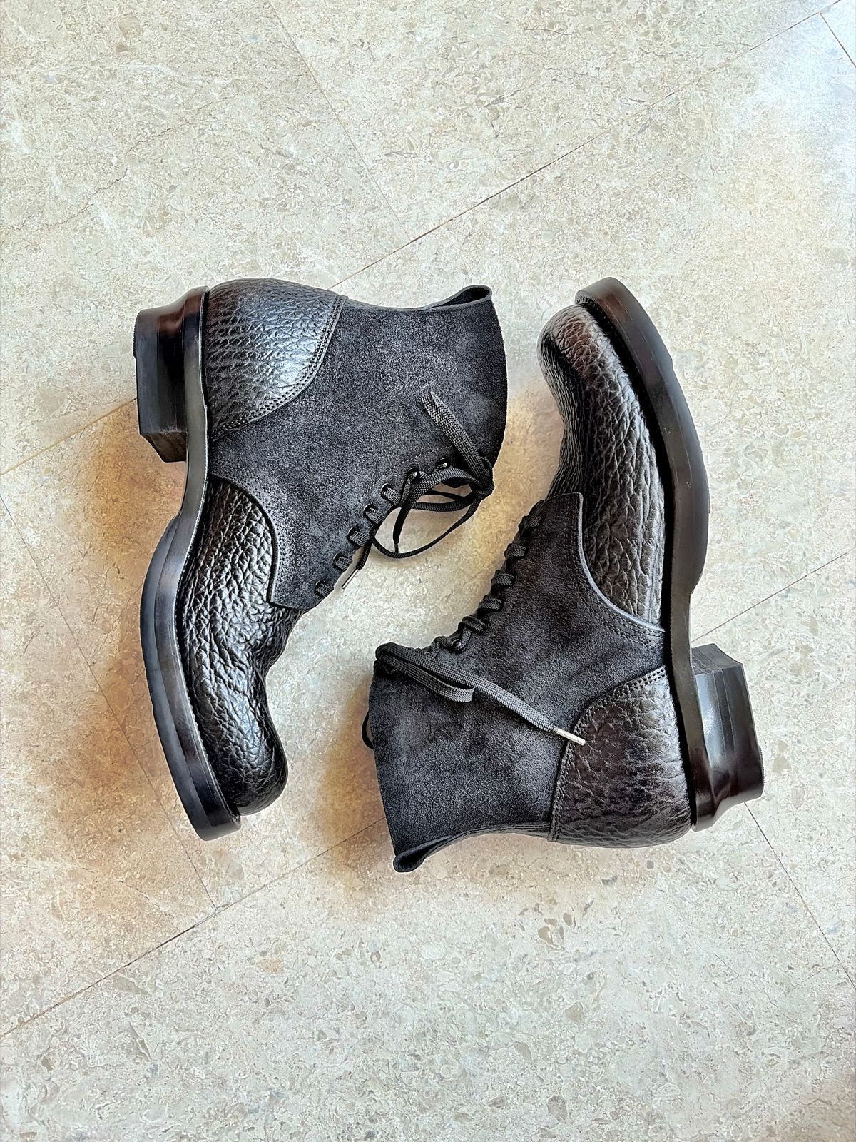 Photo by Zephyr11 on January 31, 2026 of the Johnny Works Jump Boots in Shark Skin & Maryam Natural Horsebutt Roughout.
