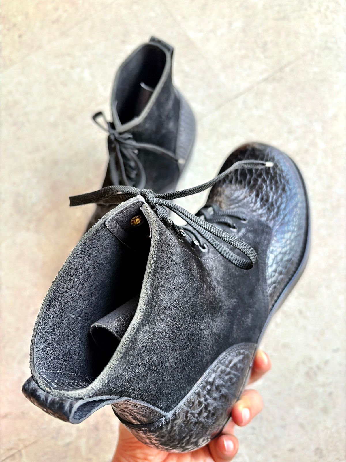 Photo by Zephyr11 on January 31, 2026 of the Johnny Works Jump Boots in Shark Skin & Maryam Natural Horsebutt Roughout.