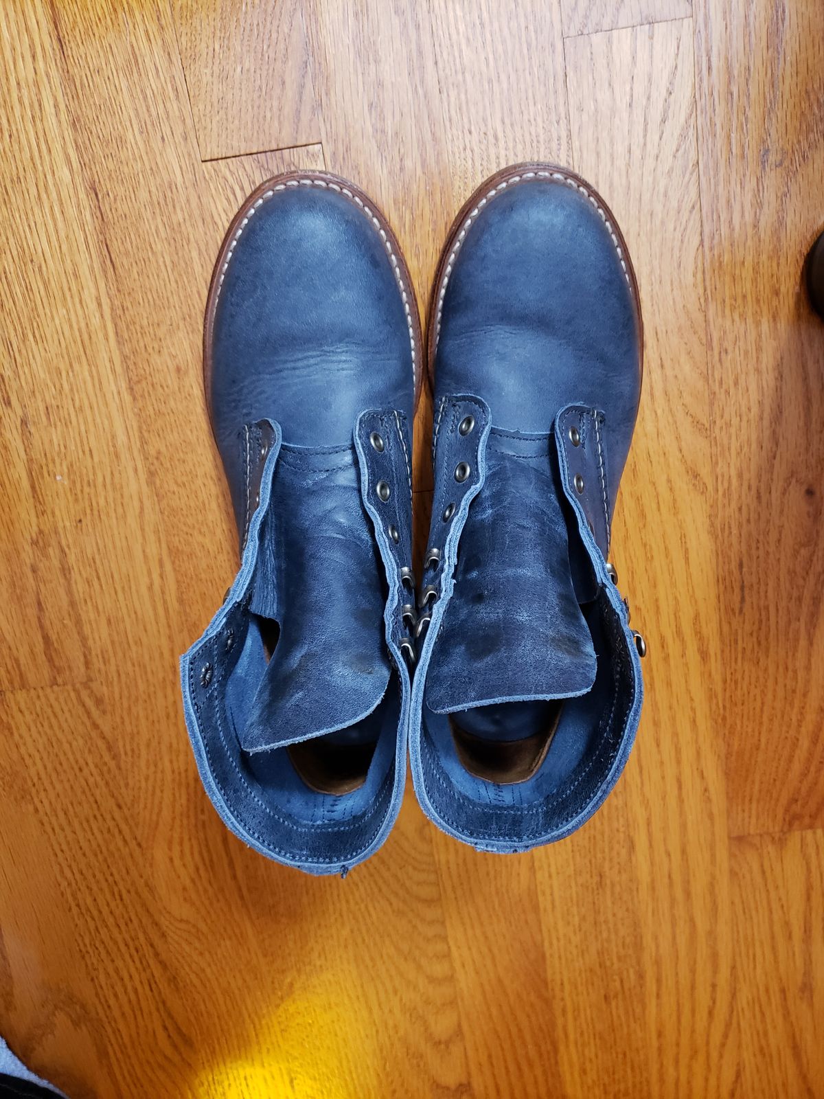 Photo by bootsforlife on November 11, 2025 of the Wolverine 1000 Mile Plain-Toe Boot in Horween Navy Olive Tan.