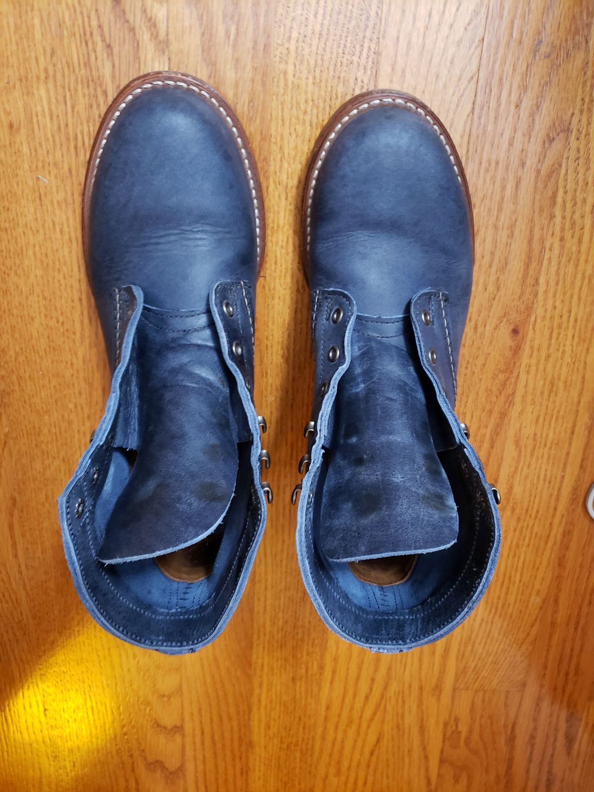 Photo by bootsforlife on November 11, 2025 of the Wolverine 1000 Mile Plain-Toe Boot in Horween Navy Olive Tan.