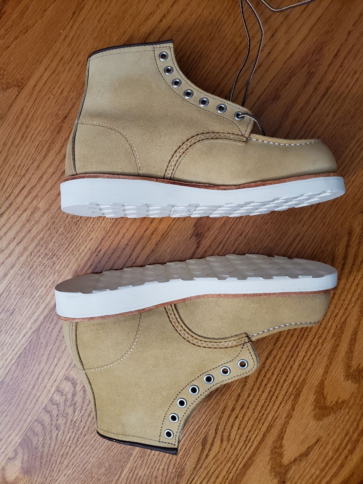 Photo by bootsforlife on October 14, 2025 of the Red Wing 6-Inch Classic Moc in S.B. Foot Hawthorne Abilene.