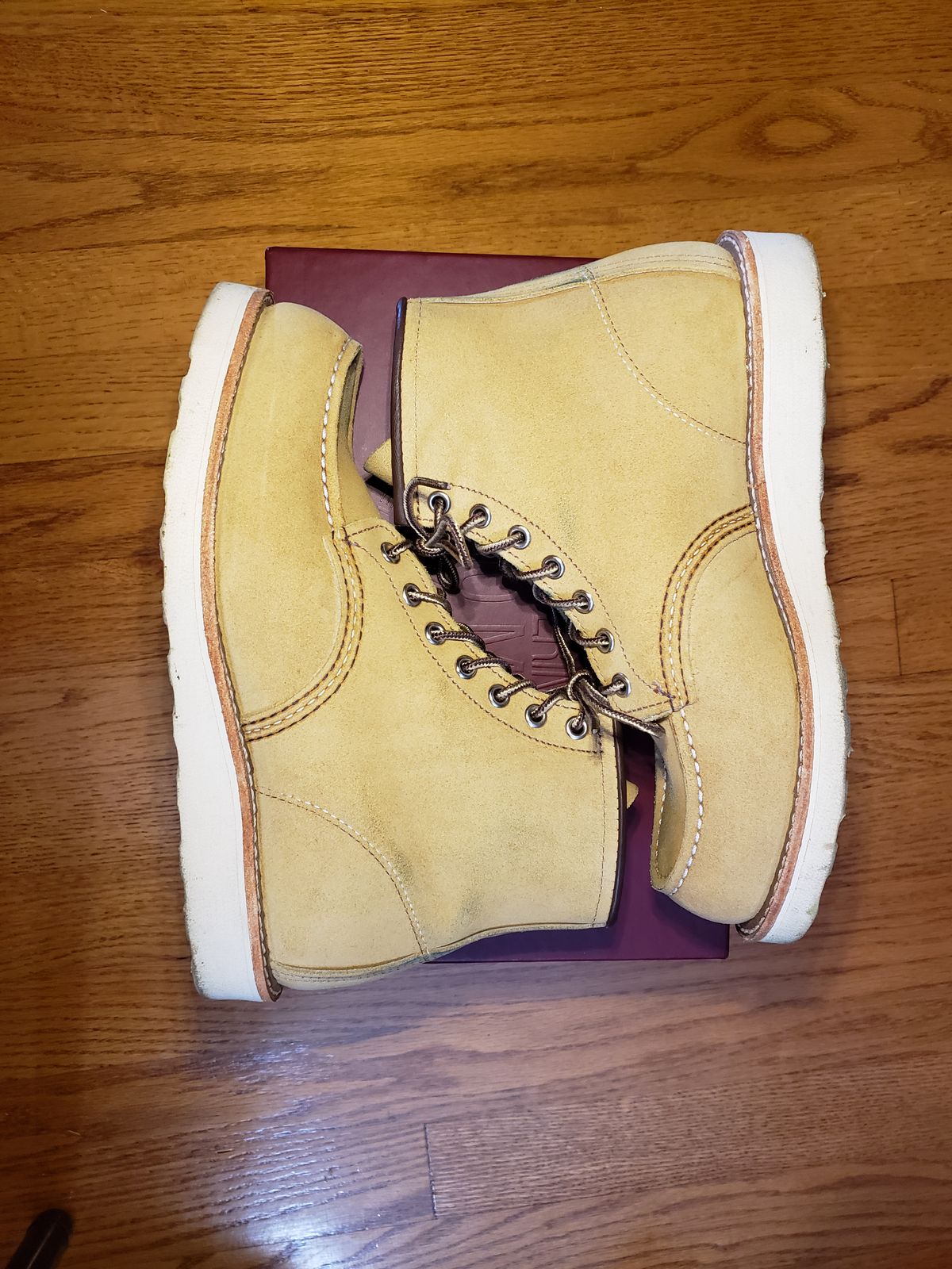 Photo by bootsforlife on December 6, 2025 of the Red Wing 6-Inch Classic Moc in S.B. Foot Hawthorne Abilene.