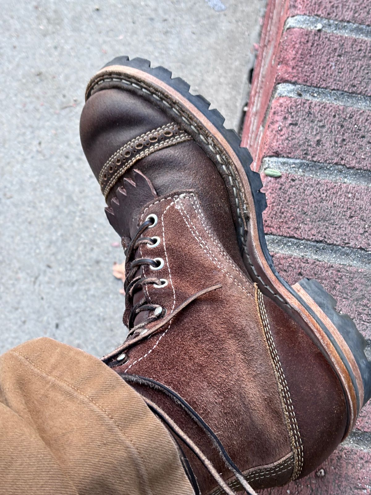 Photo by GodsRedeemed on December 14, 2024 of the Baker’s Custom White’s Bounty Hunters Bounty Hunters in Horween Cinnamon Waxed Flesh & Seidel Brown Oil Tan Roughout & Horween Olive Waxed Flesh.