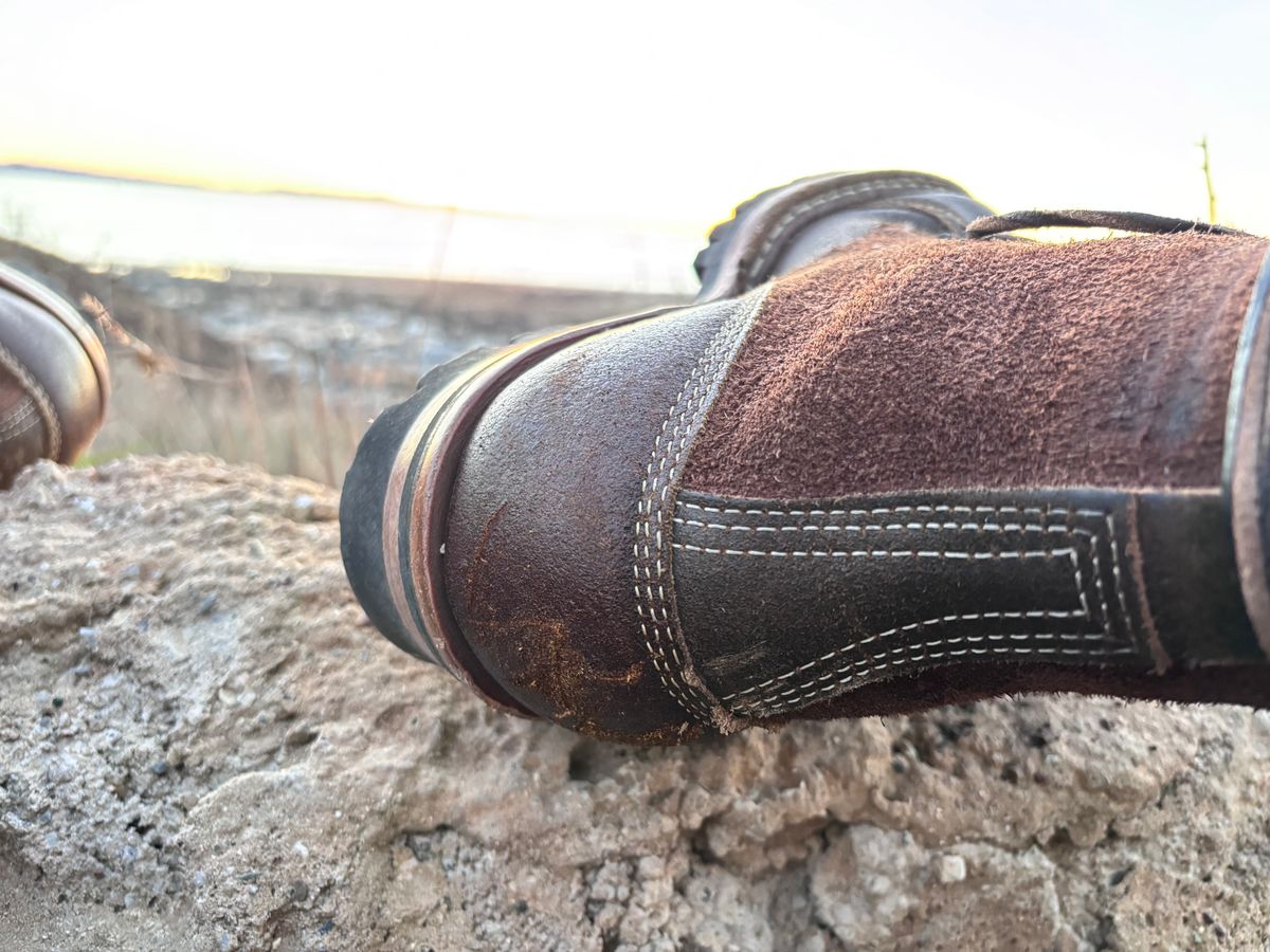 Photo by GodsRedeemed on December 18, 2024 of the Baker’s Custom White’s Bounty Hunters Bounty Hunters in Horween Cinnamon Waxed Flesh & Seidel Brown Oil Tan Roughout & Horween Olive Waxed Flesh.