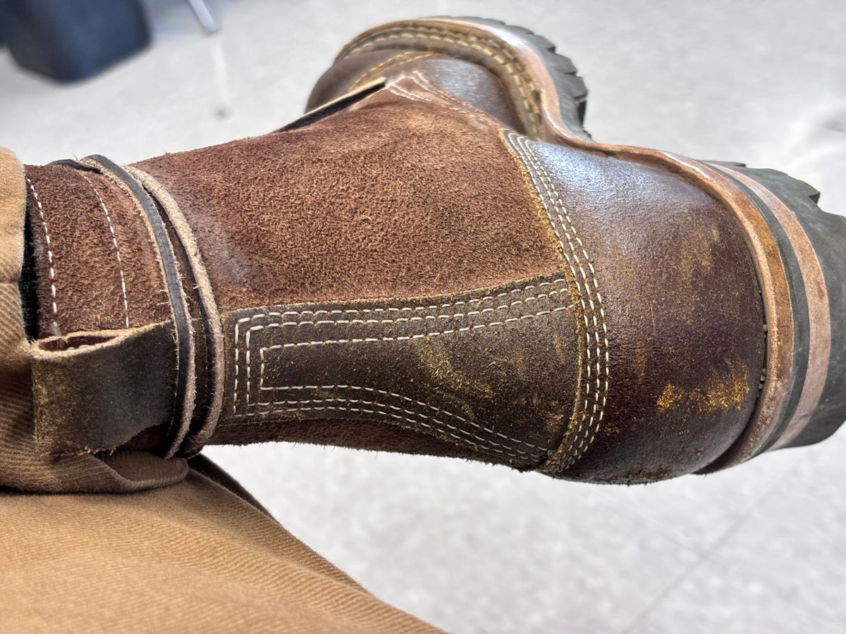 Photo by GodsRedeemed on December 18, 2024 of the Baker’s Custom White’s Bounty Hunters Bounty Hunters in Horween Cinnamon Waxed Flesh & Seidel Brown Oil Tan Roughout & Horween Olive Waxed Flesh.