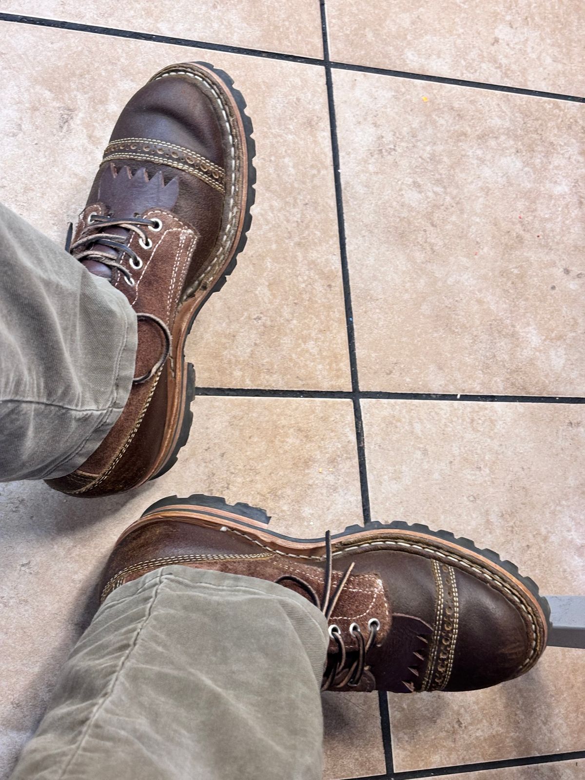 Photo by GodsRedeemed on January 3, 2025 of the Baker’s Custom White’s Bounty Hunters Bounty Hunters in Horween Cinnamon Waxed Flesh & Seidel Brown Oil Tan Roughout & Horween Olive Waxed Flesh.