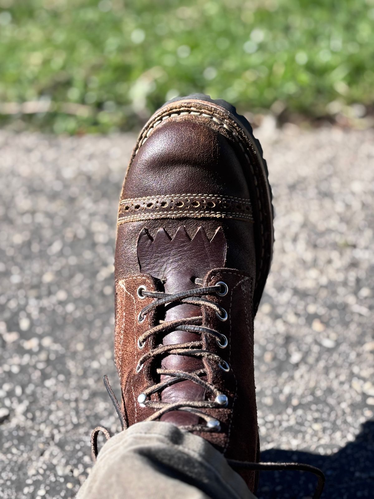 Photo by GodsRedeemed on January 7, 2025 of the Baker’s Custom White’s Bounty Hunters Bounty Hunters in Horween Cinnamon Waxed Flesh & Seidel Brown Oil Tan Roughout & Horween Olive Waxed Flesh.