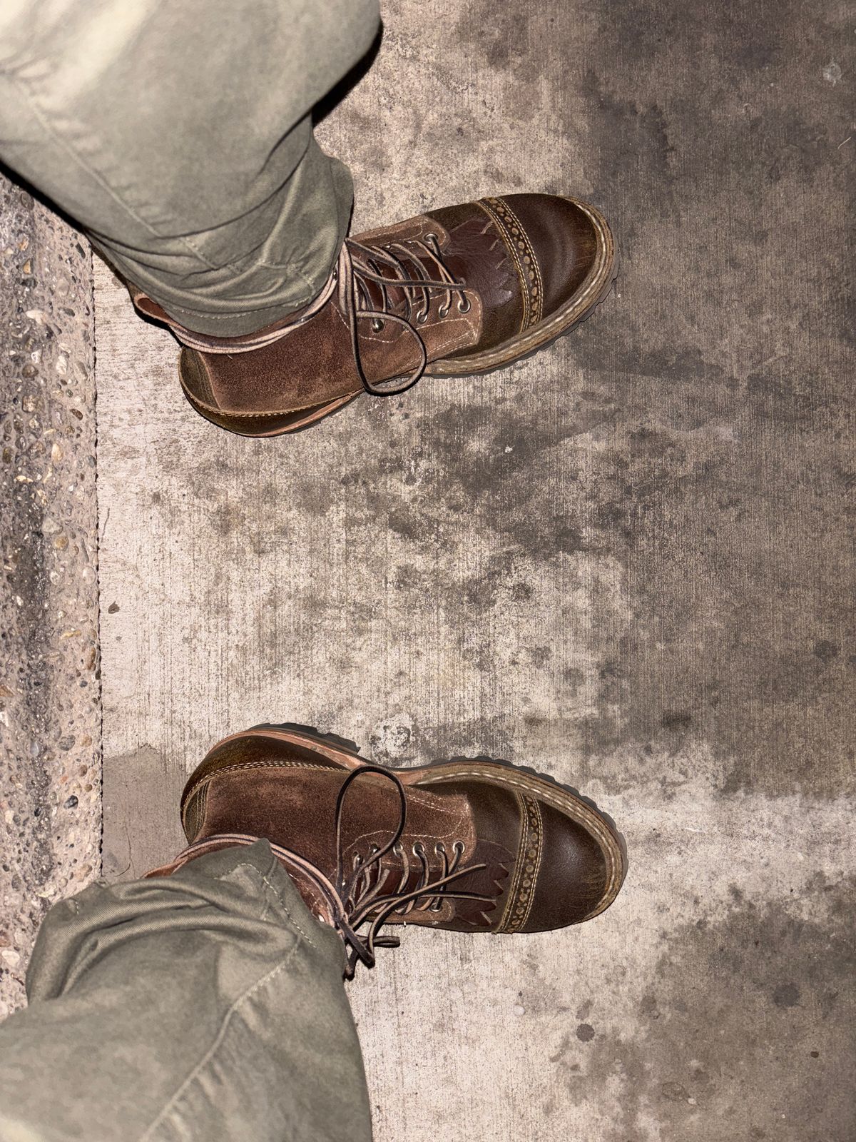 Photo by GodsRedeemed on January 12, 2025 of the Baker’s Custom White’s Bounty Hunters Bounty Hunters in Horween Cinnamon Waxed Flesh & Seidel Brown Oil Tan Roughout & Horween Olive Waxed Flesh.