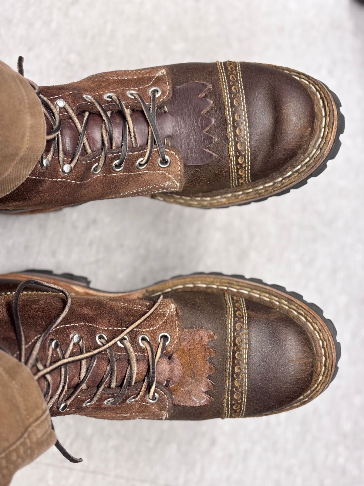 Photo by GodsRedeemed on January 13, 2025 of the Baker’s Custom White’s Bounty Hunters Bounty Hunters in Horween Cinnamon Waxed Flesh & Seidel Brown Oil Tan Roughout & Horween Olive Waxed Flesh.