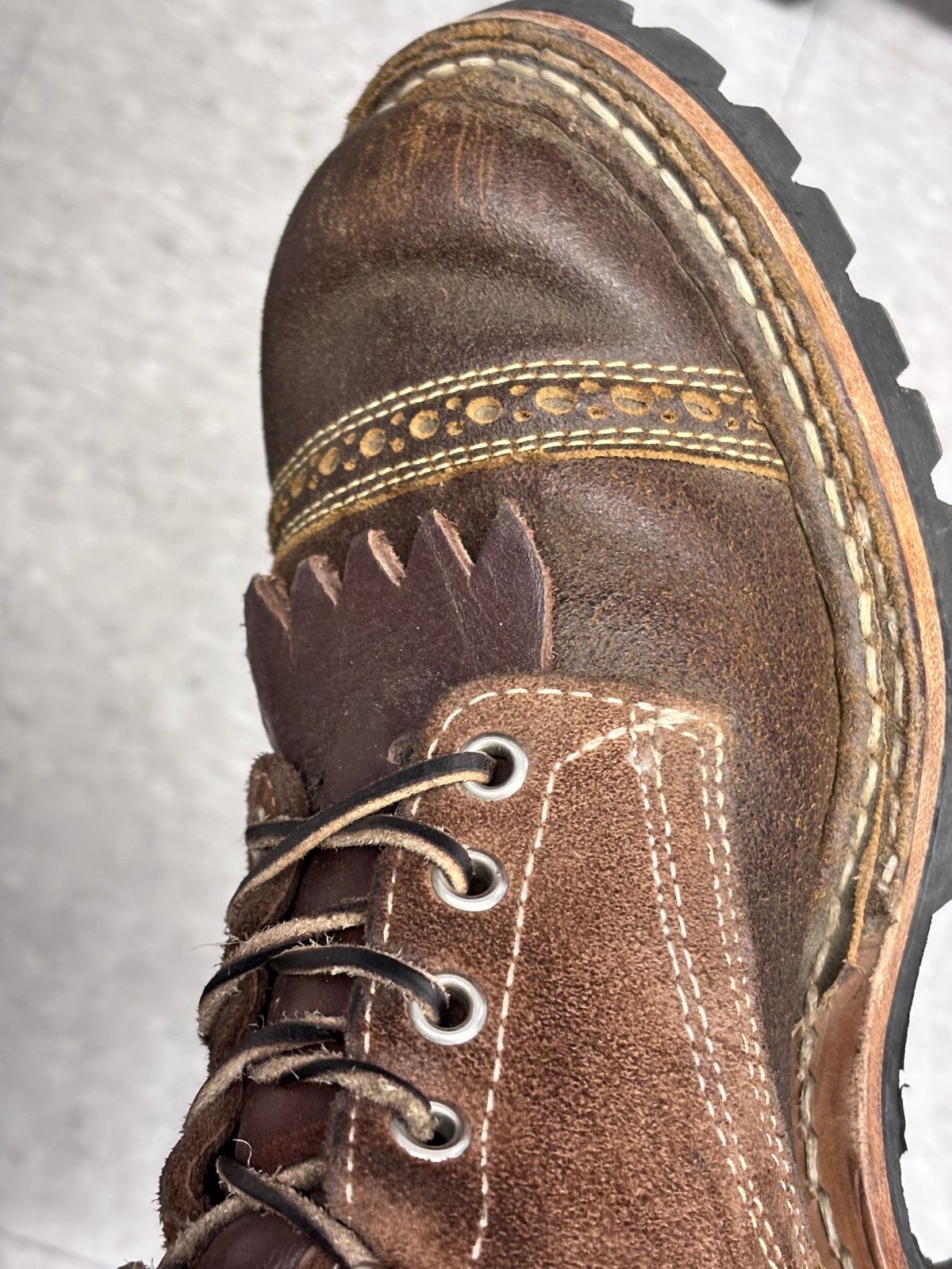 Photo by GodsRedeemed on January 13, 2025 of the Baker’s Custom White’s Bounty Hunters Bounty Hunters in Horween Cinnamon Waxed Flesh & Seidel Brown Oil Tan Roughout & Horween Olive Waxed Flesh.